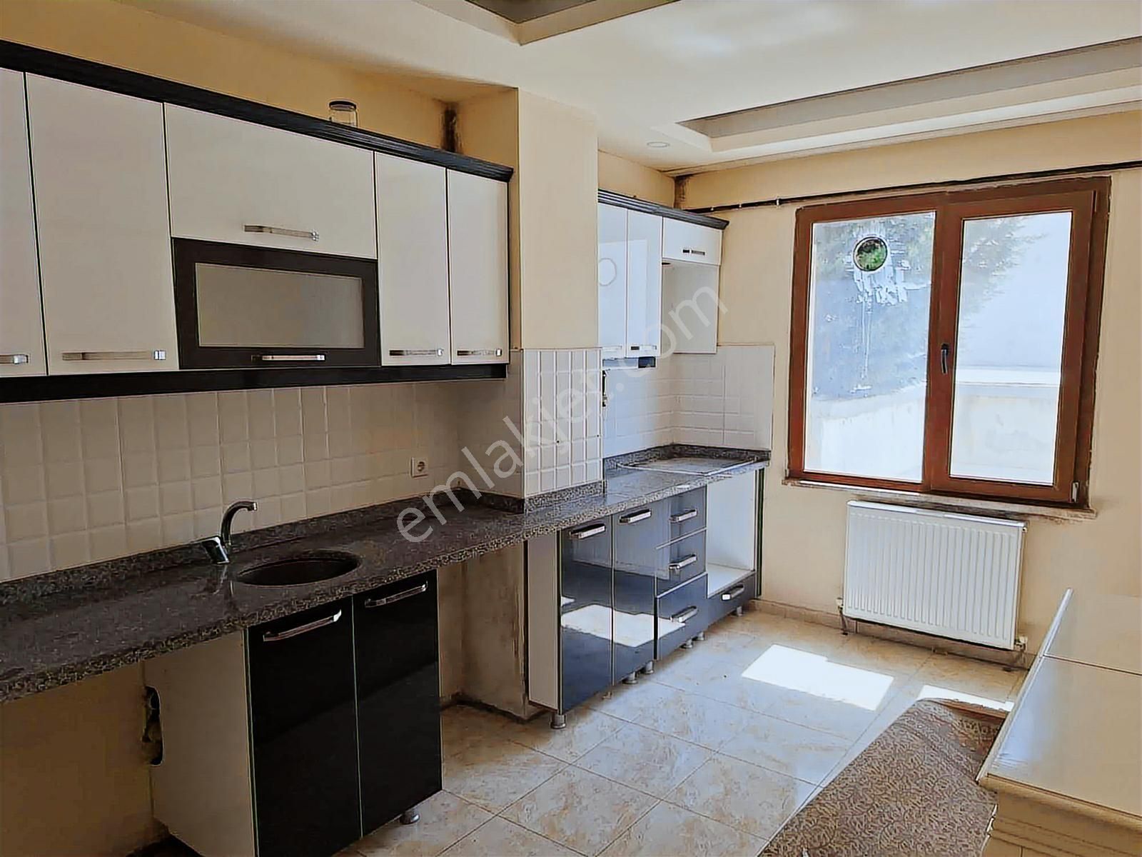 Çerkezköy İstasyon Mahallesinde Bahçe Kullanımlı 2+1 Kiralık - Görsel 26
