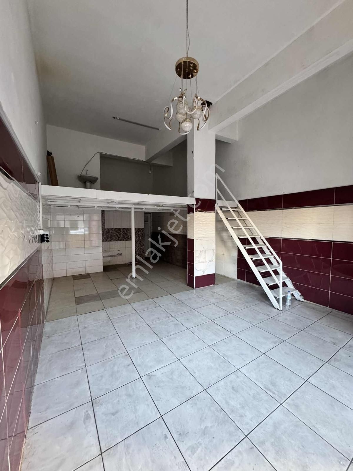 40 M2 Çarşamba Pazarı Yolu Üstünde Kiralık Dükkan - Görsel 3