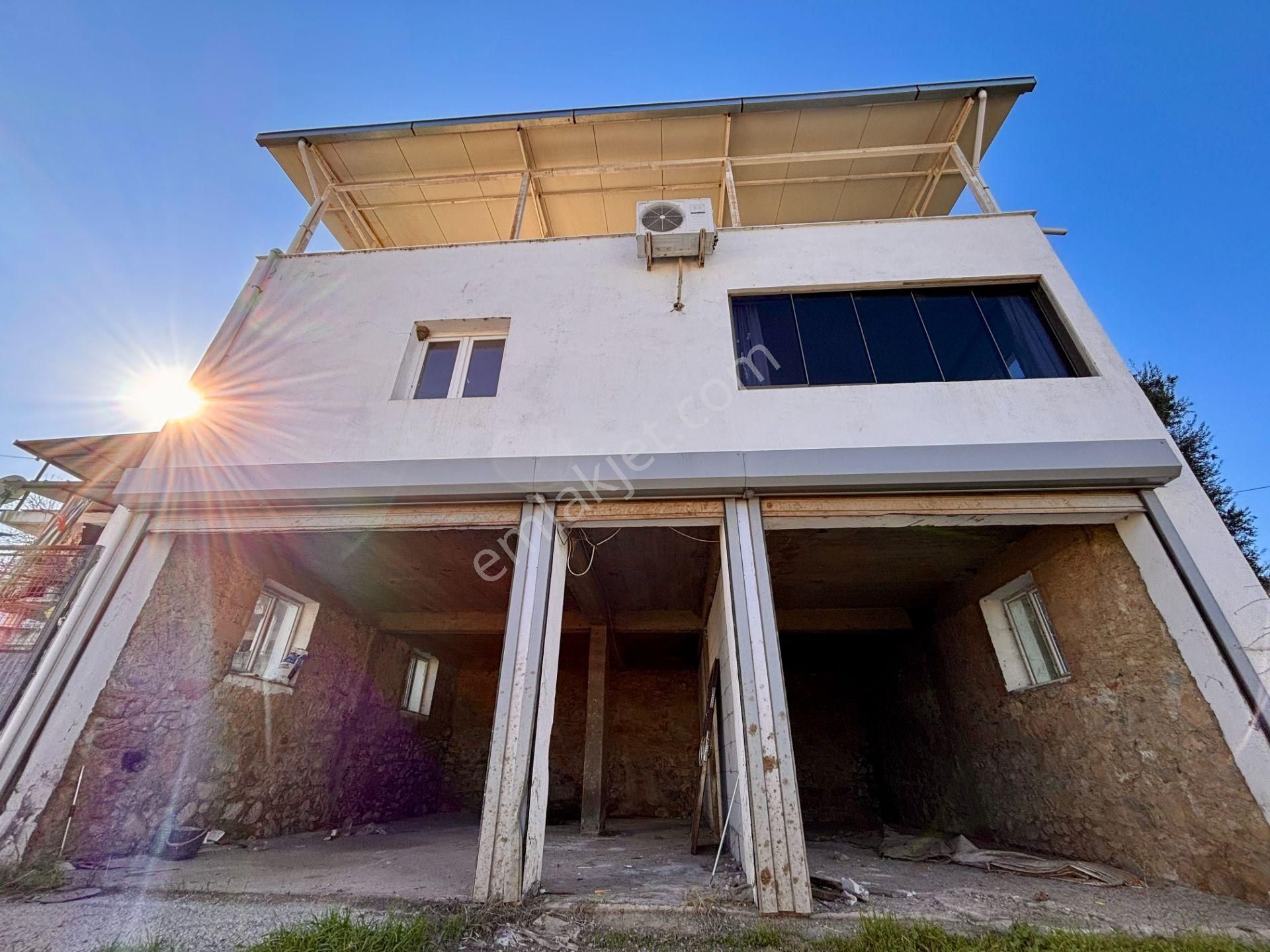 Muğla Milas Ovakışlacık’ta Ruhsatlı İki Ayrı Konut Bulunan 573 M² Arsa - Görsel 4