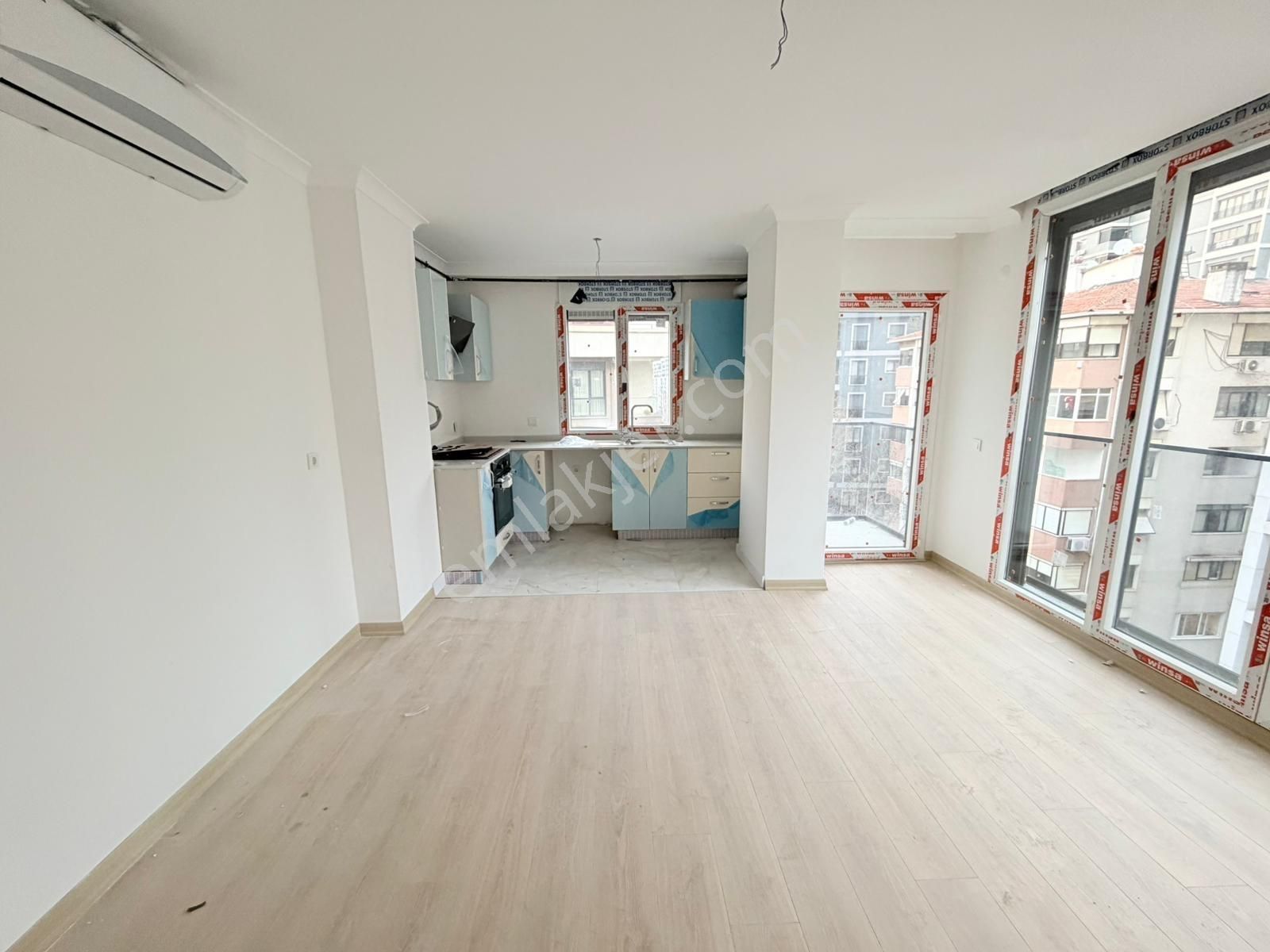 Utkudan Suadiye Kavisli Sokakta Sıfır Binada Satılık 2+1 Daire - Görsel 8