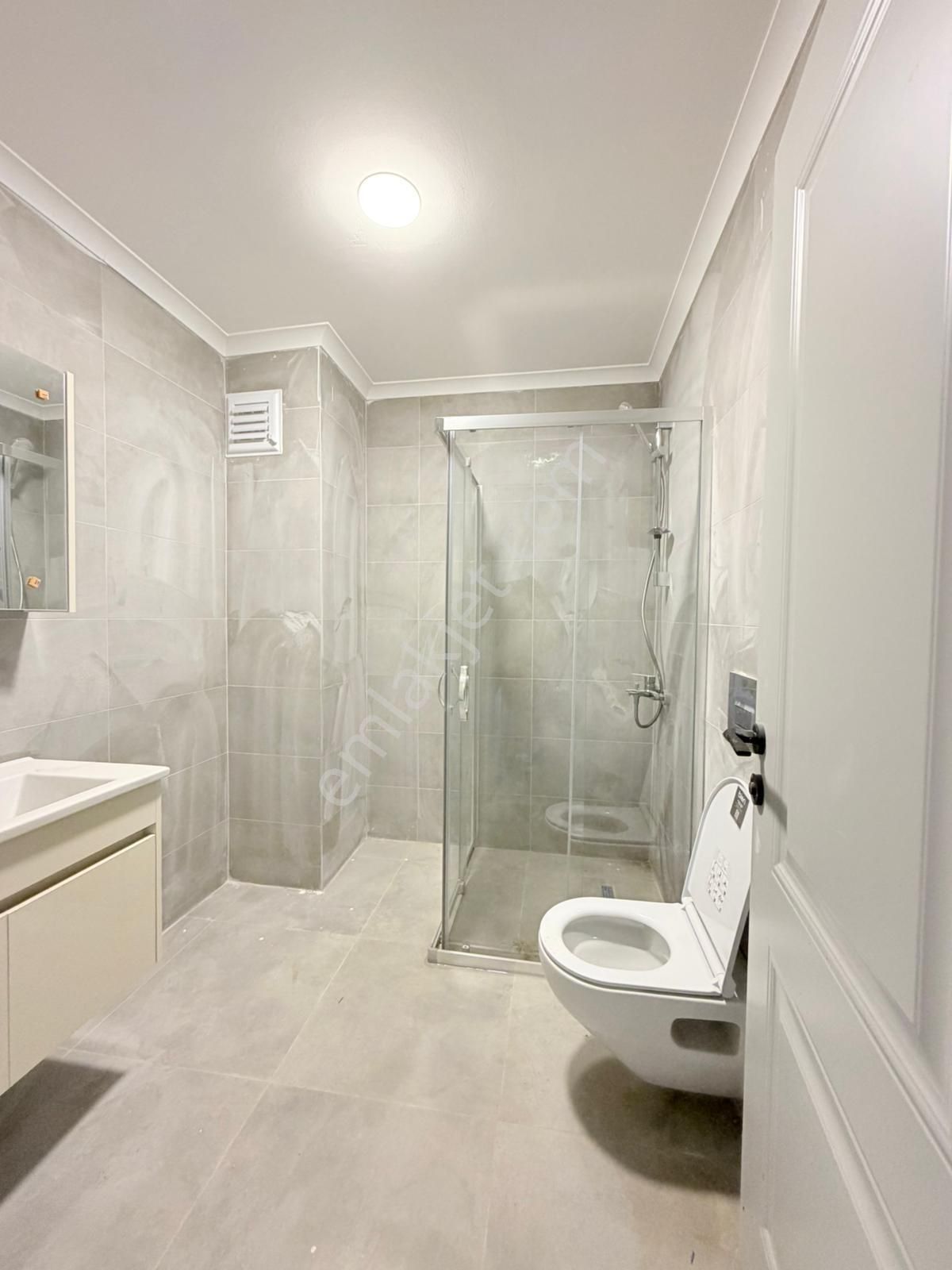 Utkudan Suadiye Kavisli Sokakta Sıfır Binada Satılık 2+1 Daire - Görsel 18