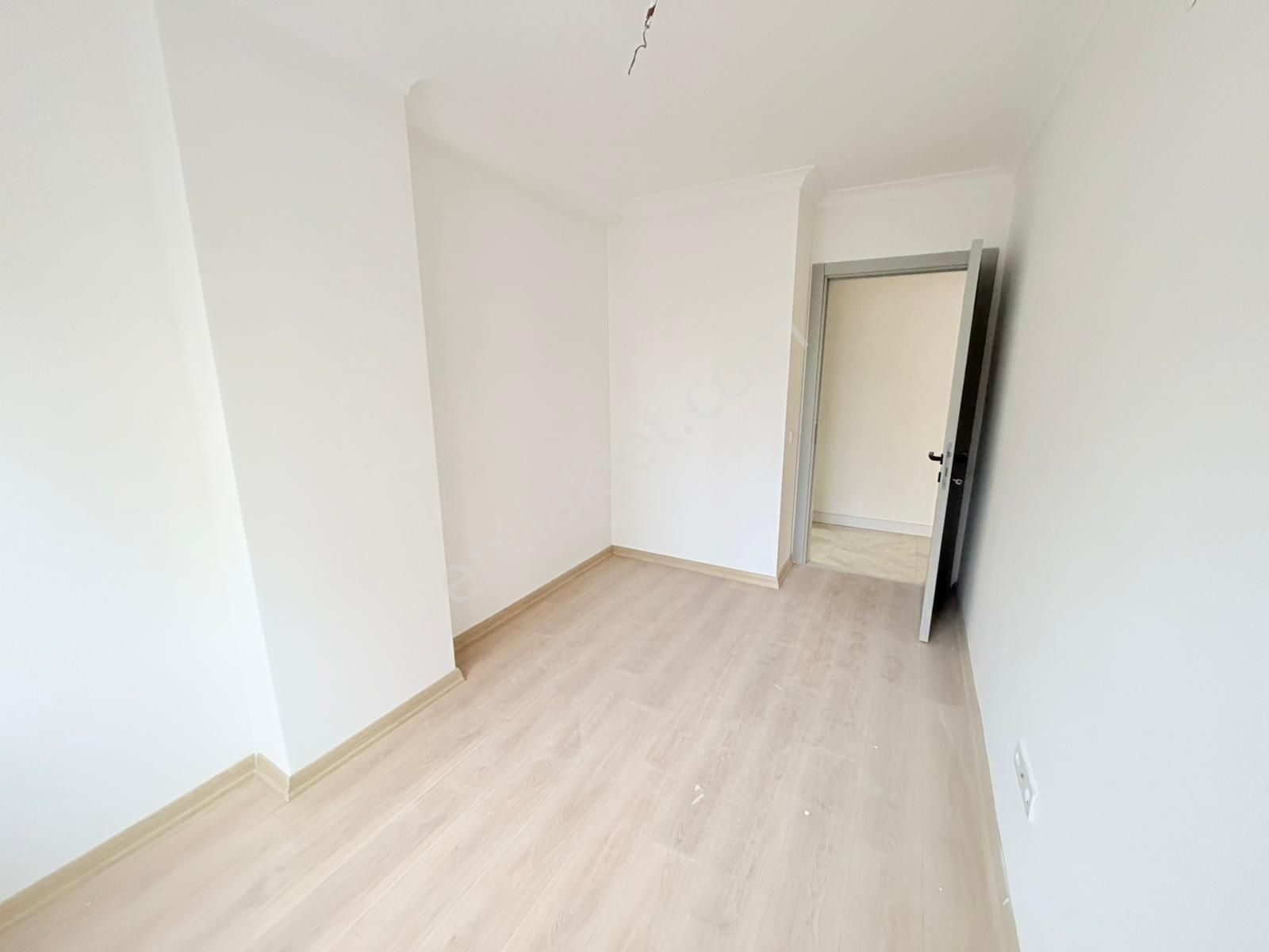 Utkudan Suadiye Kavisli Sokakta Sıfır Binada Satılık 2+1 Daire - Görsel 19