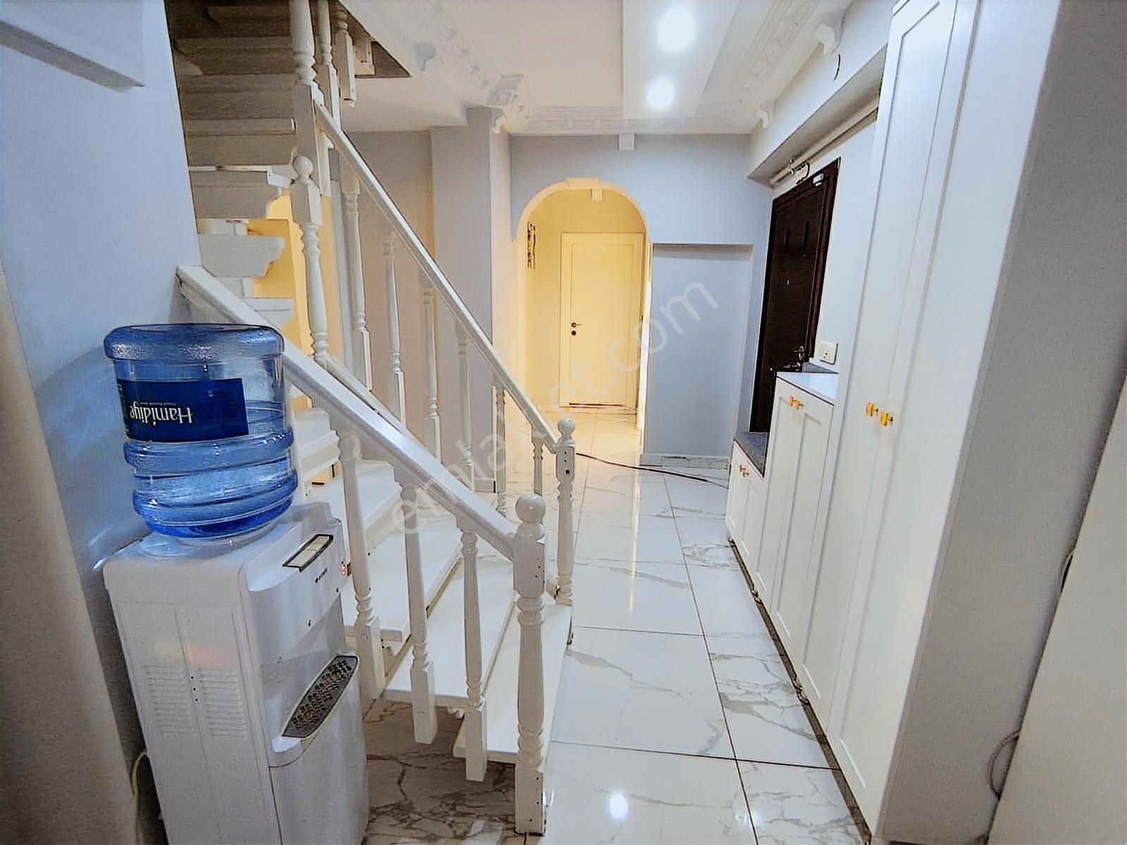 Azmir'den Satılık Cadde Cepheli 4+2 Dubleks Daire For Sale للبيع - Görsel 3