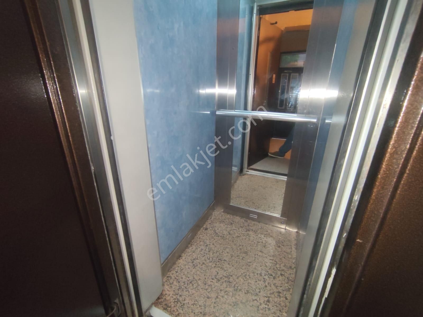 Azmir'den Satılık Cadde Cepheli 4+2 Dubleks Daire For Sale للبيع - Görsel 19