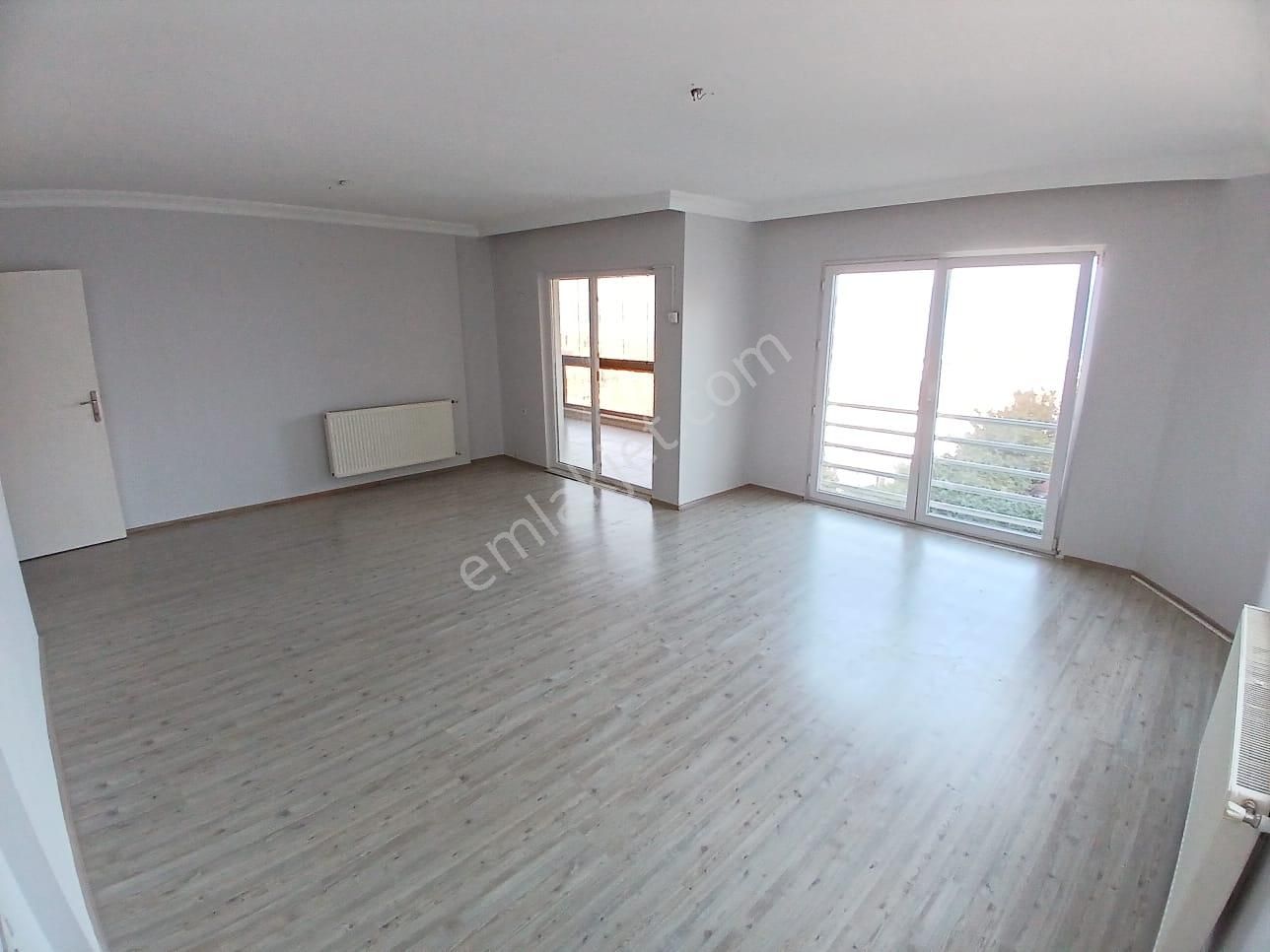 Mudanya Halitpaşa Mah Kiralık 3+1 Havuzlu Yeni Daire - Görsel 3