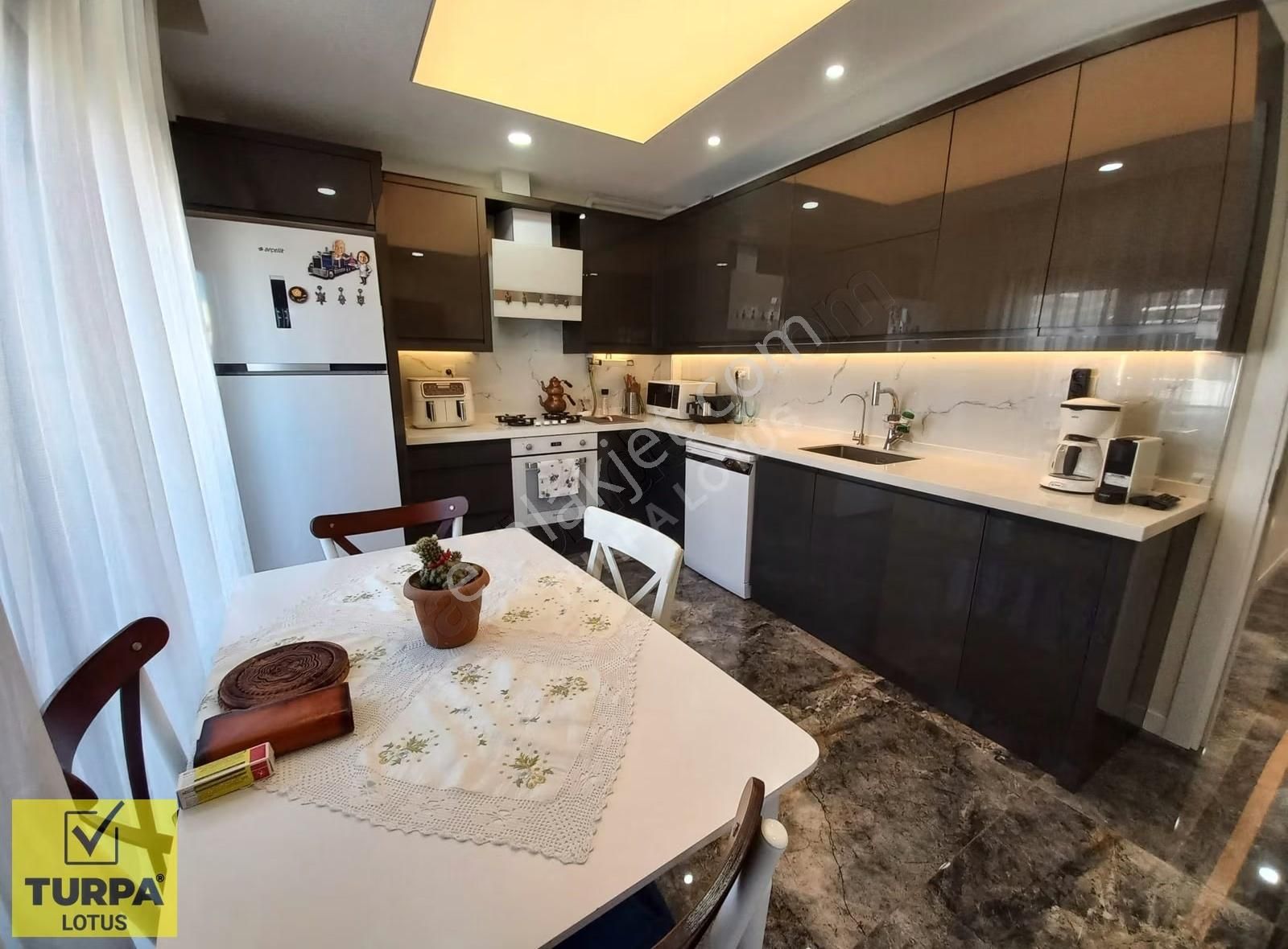 Ahmet Adaman Sitesinde 3+1 Özel Yapım Satılık Daire - Görsel 16