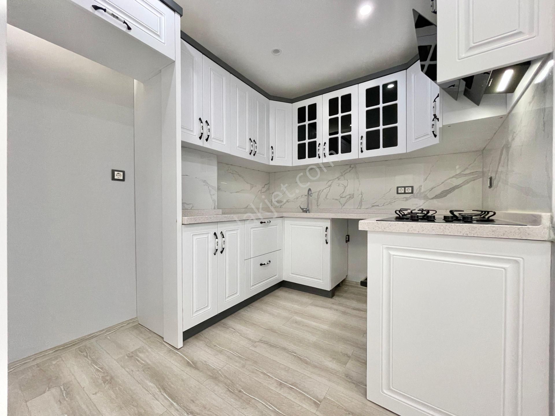 Berkay Demirel'den Altınkumda Ön Cephe Asansörlü 3+1 Dubleks