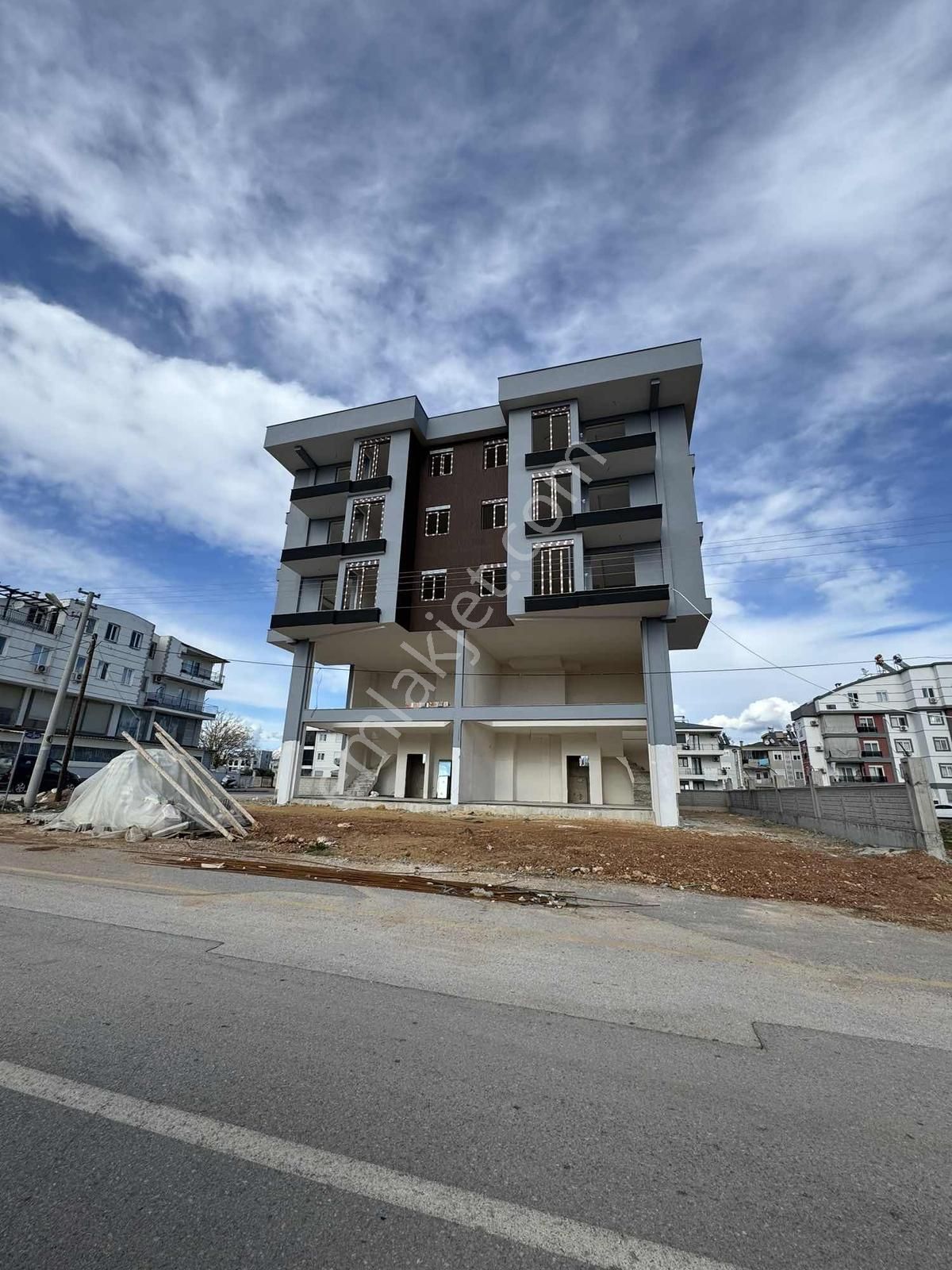 Kacmaz Fırsat Ebeveyn Banyolu Katda Asansörlu Dükkan Üstü - Görsel 5