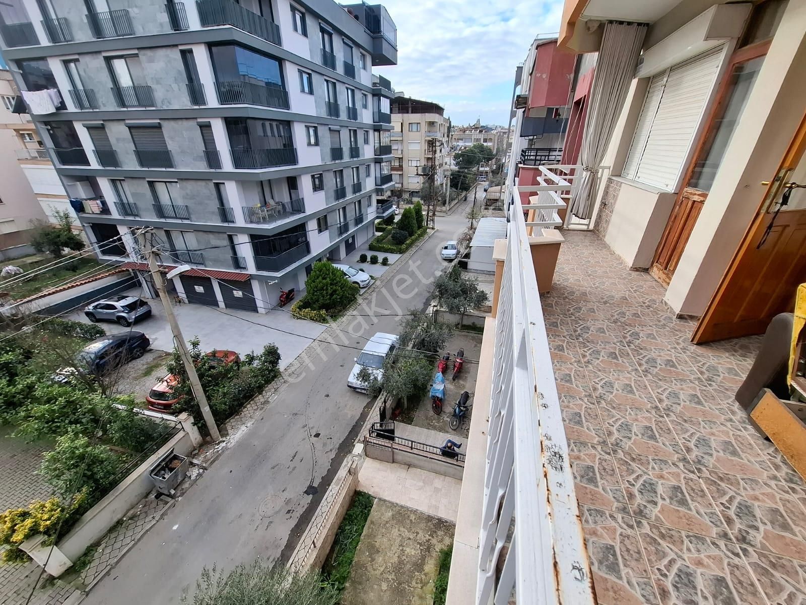 Salihli Aksoy Mahallesinde Satılık Daire