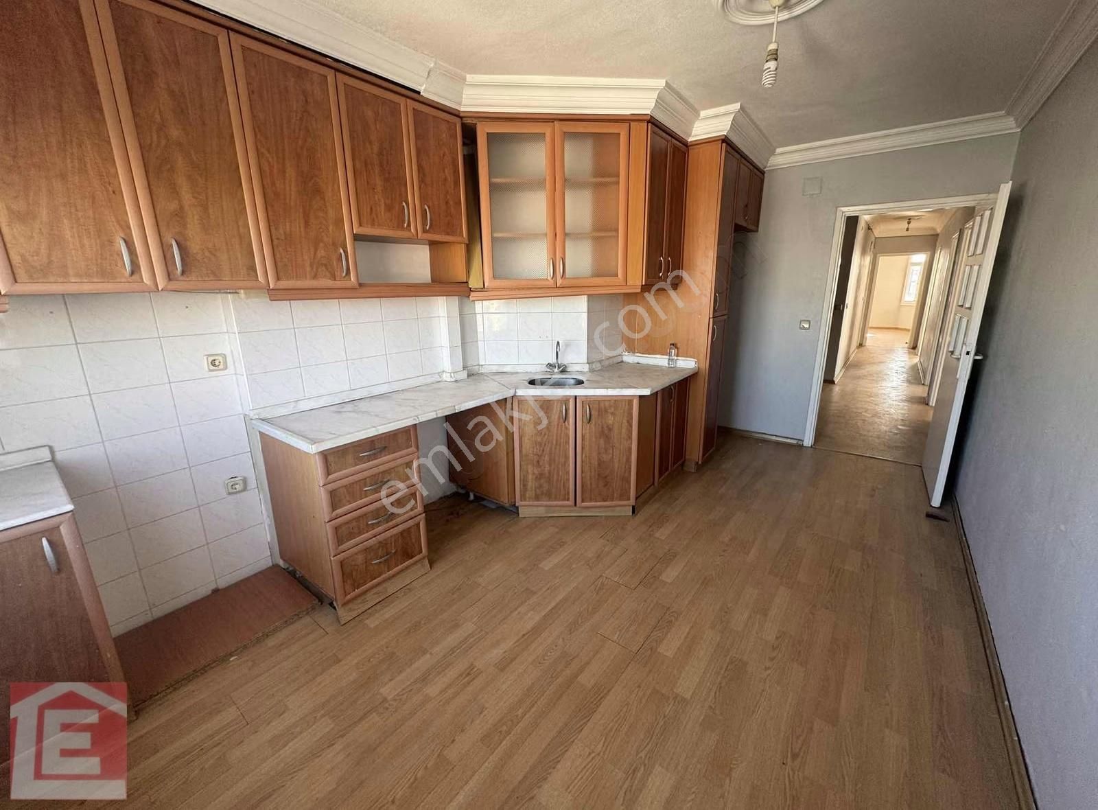 Lider'den Huzurevlerinde Çok Geniş Oturumlu 3 Balkonlu Ferah Ev - Görsel 26