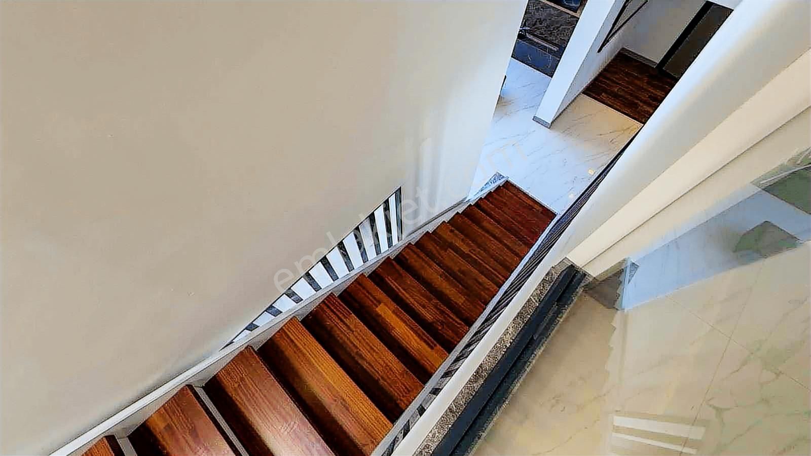 Kuşadası Kadınlar Denizinde Satılık Manzaralı Müstakil Villa - Görsel 15