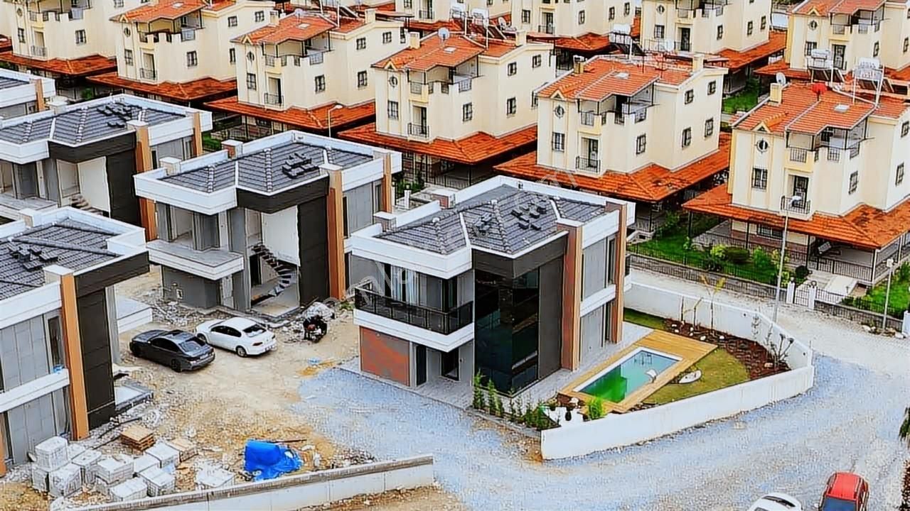 Kuşadası Avm Bölgesinde 4+1 Özel Havuzlu Satılık Müstakil Villa - Görsel 11
