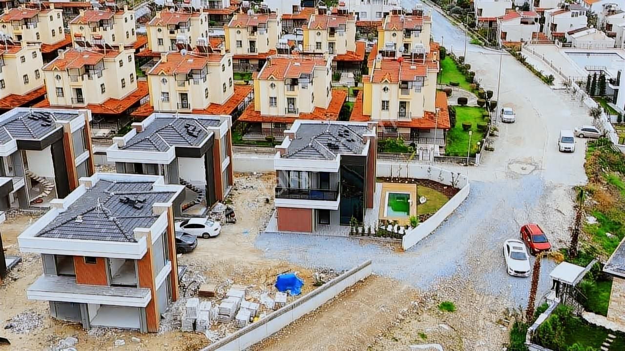 Kuşadası Avm Bölgesinde 4+1 Özel Havuzlu Satılık Müstakil Villa - Görsel 26