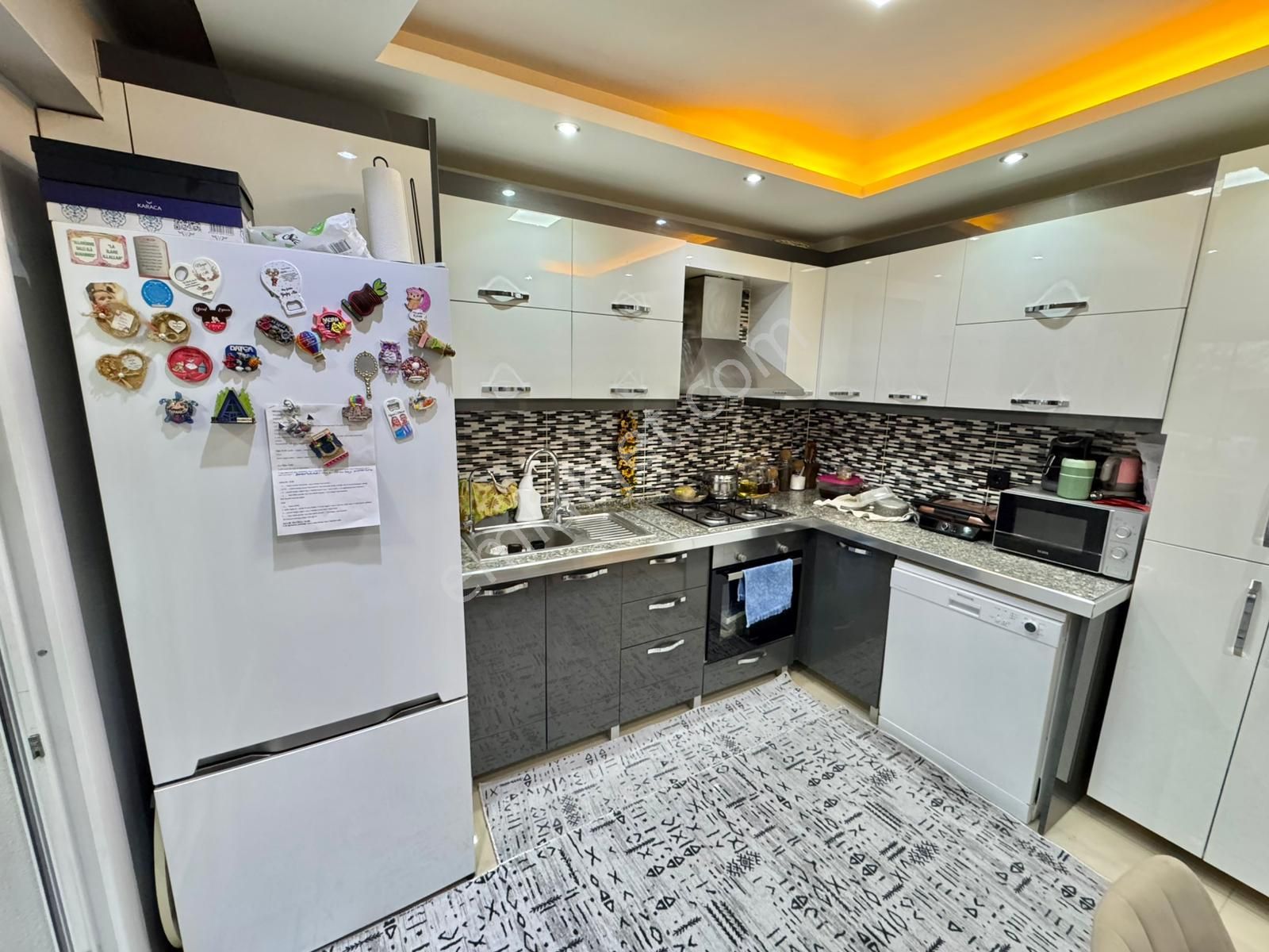 🏡muradiye Mahallesi 🏡 ✅2+1 900m2 5 Katlının Yüksek Zemini ❇️kapalı Mutfak Petek Kombili