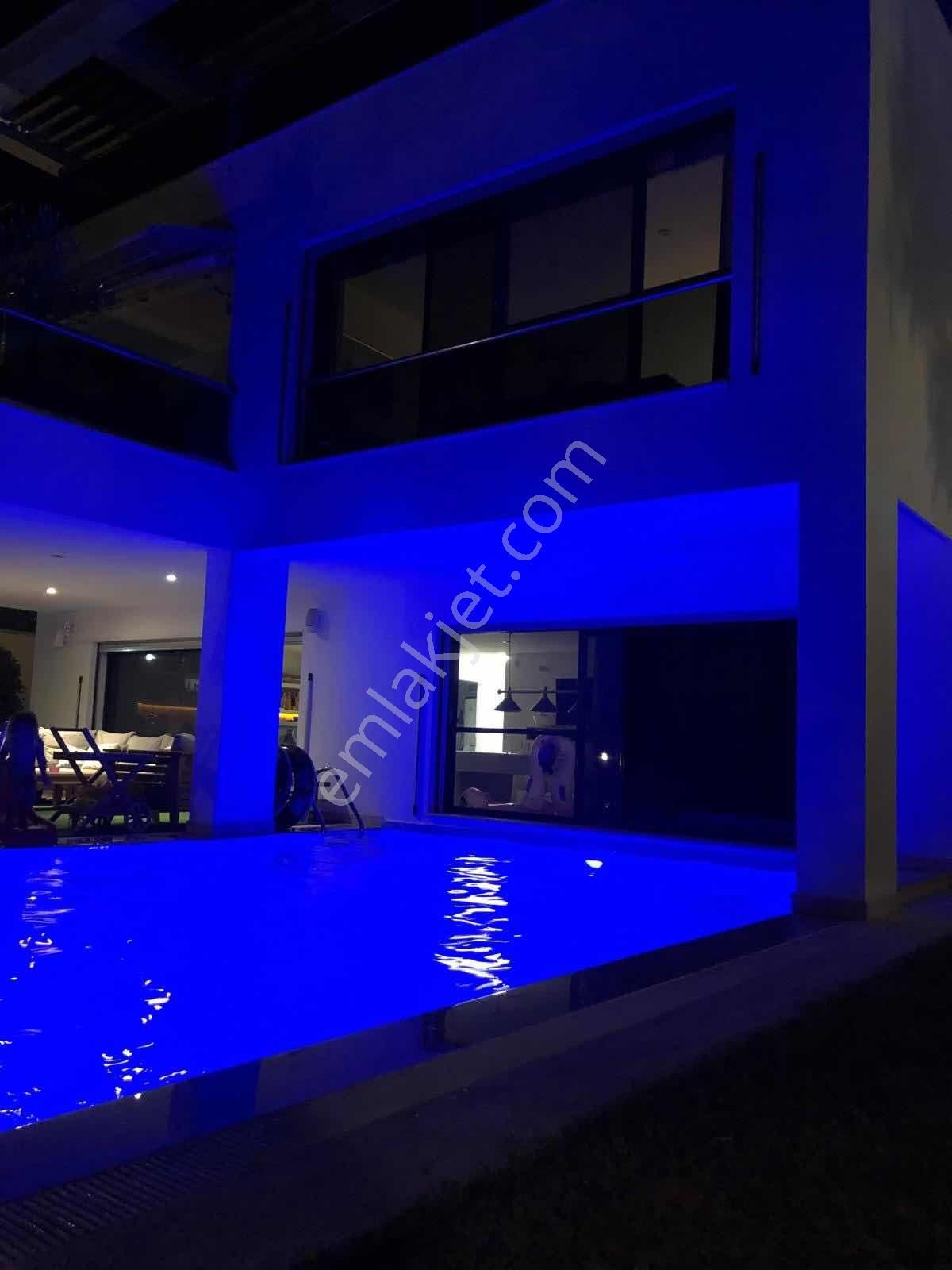 Full Deniz Manzaralı Lüks Satılık Villa - Görsel 15