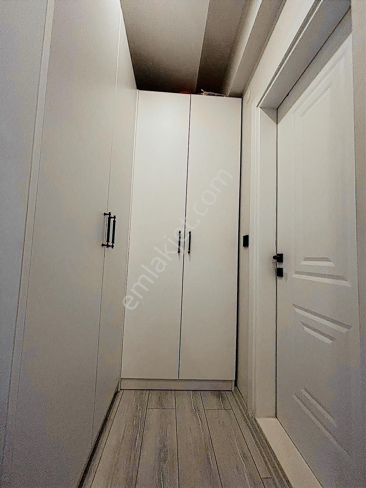 Davutlar Merkezde Eşyalı Satılık 1+1 Daire - Görsel 15