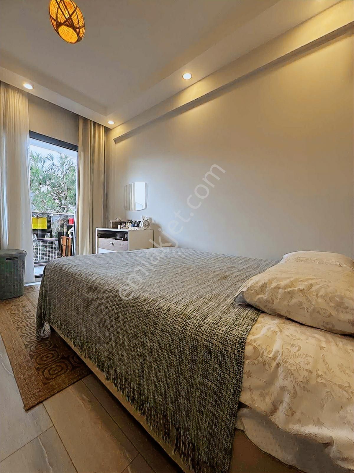 Davutlar Merkezde Eşyalı Satılık 1+1 Daire - Görsel 13