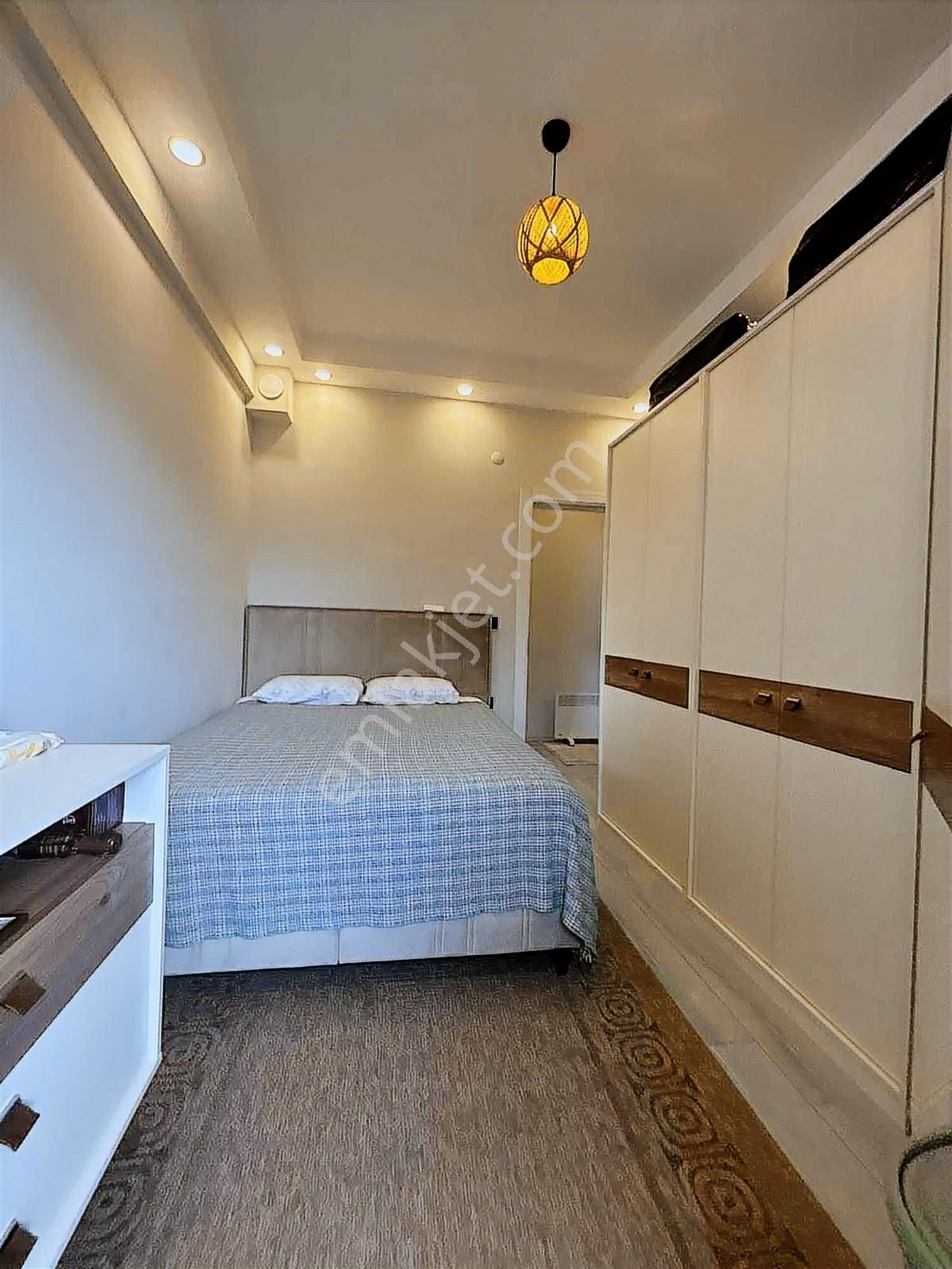 Davutlar Merkezde Eşyalı Satılık 1+1 Daire - Görsel 12