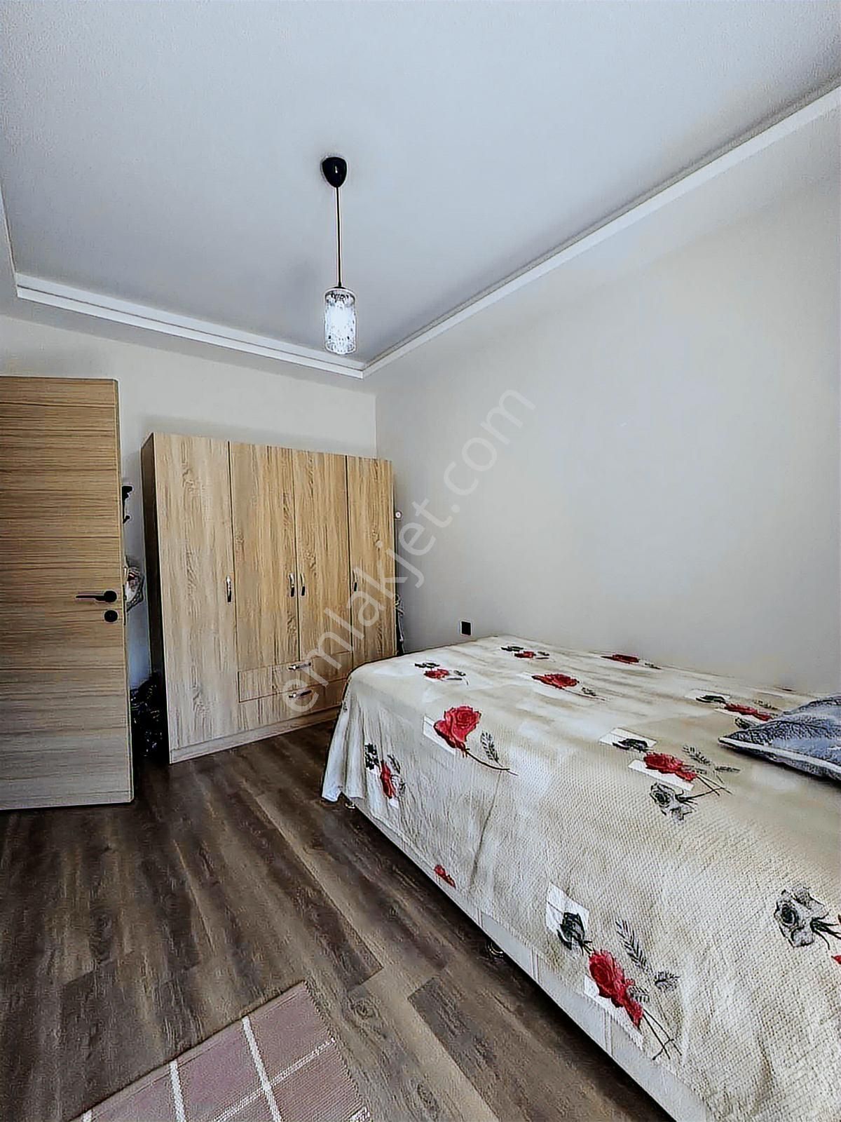 Kuşadası Soğucak'ta Güvenlı Havuzlu Sıtede 3 + 1 Eşyalı Satılık - Görsel 21