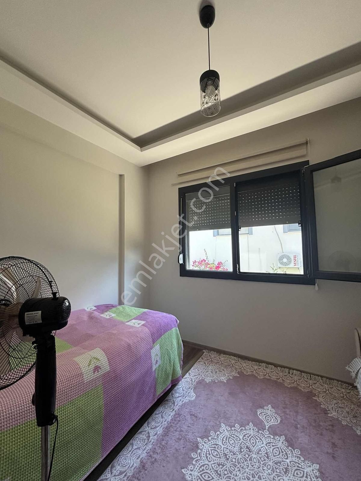 Kuşadası Soğucak'ta Güvenlı Havuzlu Sıtede 3 + 1 Eşyalı Satılık - Görsel 4