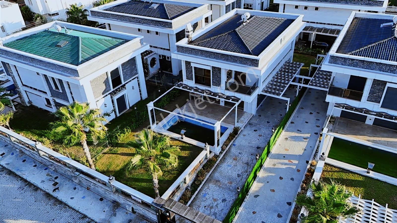 Kuşadasında Denize 200 Mt Satılık Lüks Villa - Görsel 17