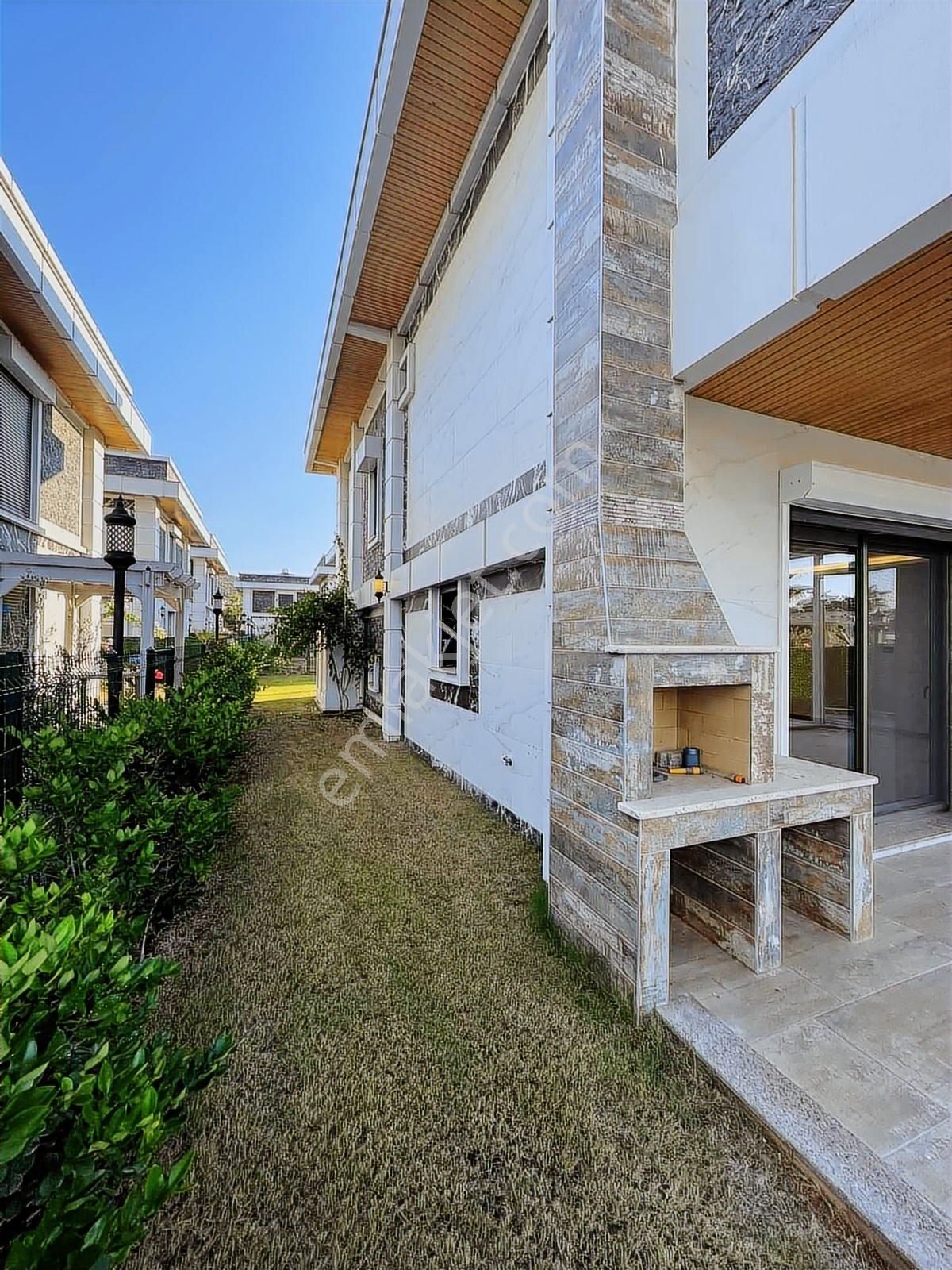 Kuşadasında Denize 200 Mt Satılık Lüks Villa - Görsel 22