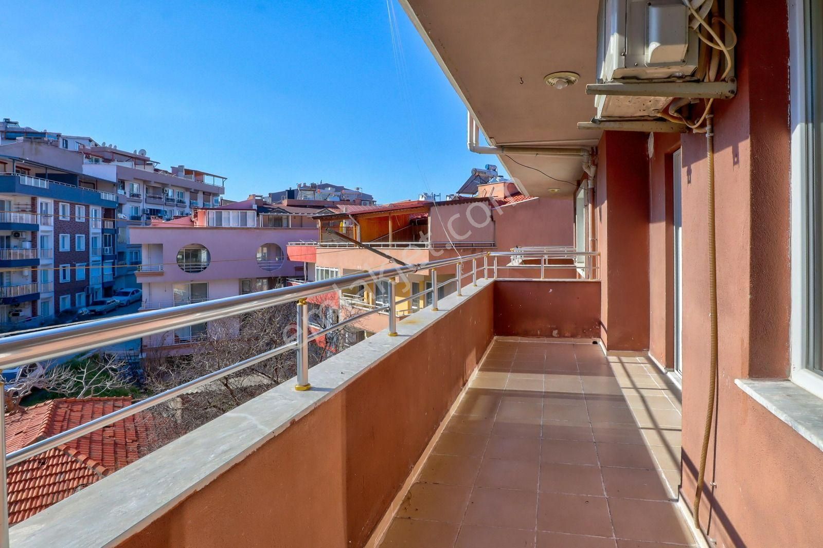 Dikili İsmetpaşa'da Düz Ayak Konumda Satılık Dublex Daire. - Görsel 17