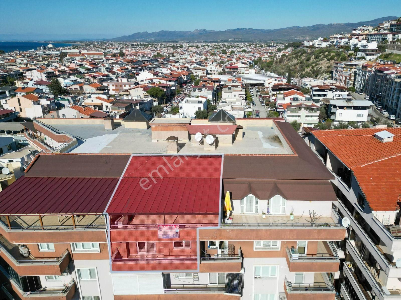 Dikili İsmetpaşa'da Düz Ayak Konumda Satılık Dublex Daire.