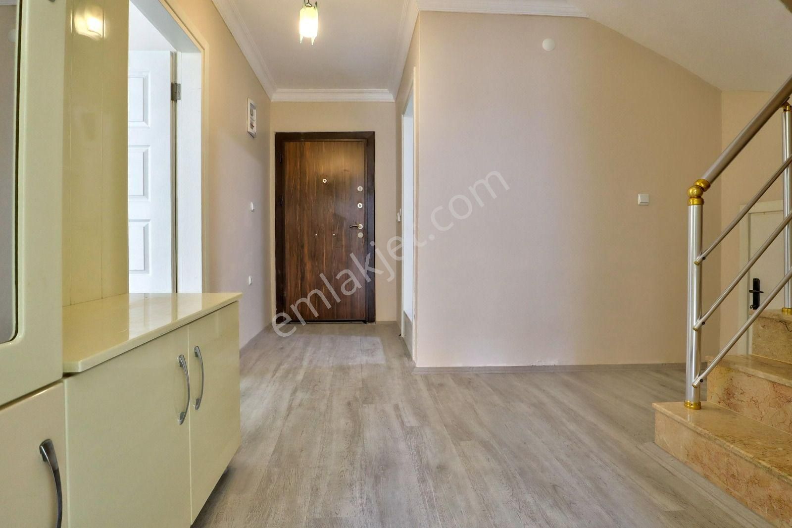 Dikili İsmetpaşa'da Düz Ayak Konumda Satılık Dublex Daire. - Görsel 23