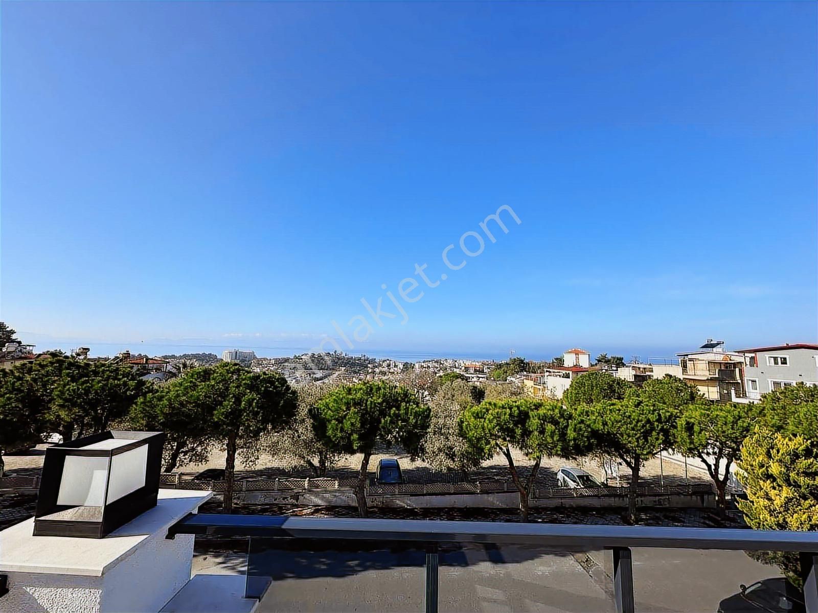 Kuşadasında Hazır Kiracılı Satılık 13 Daire - Görsel 24