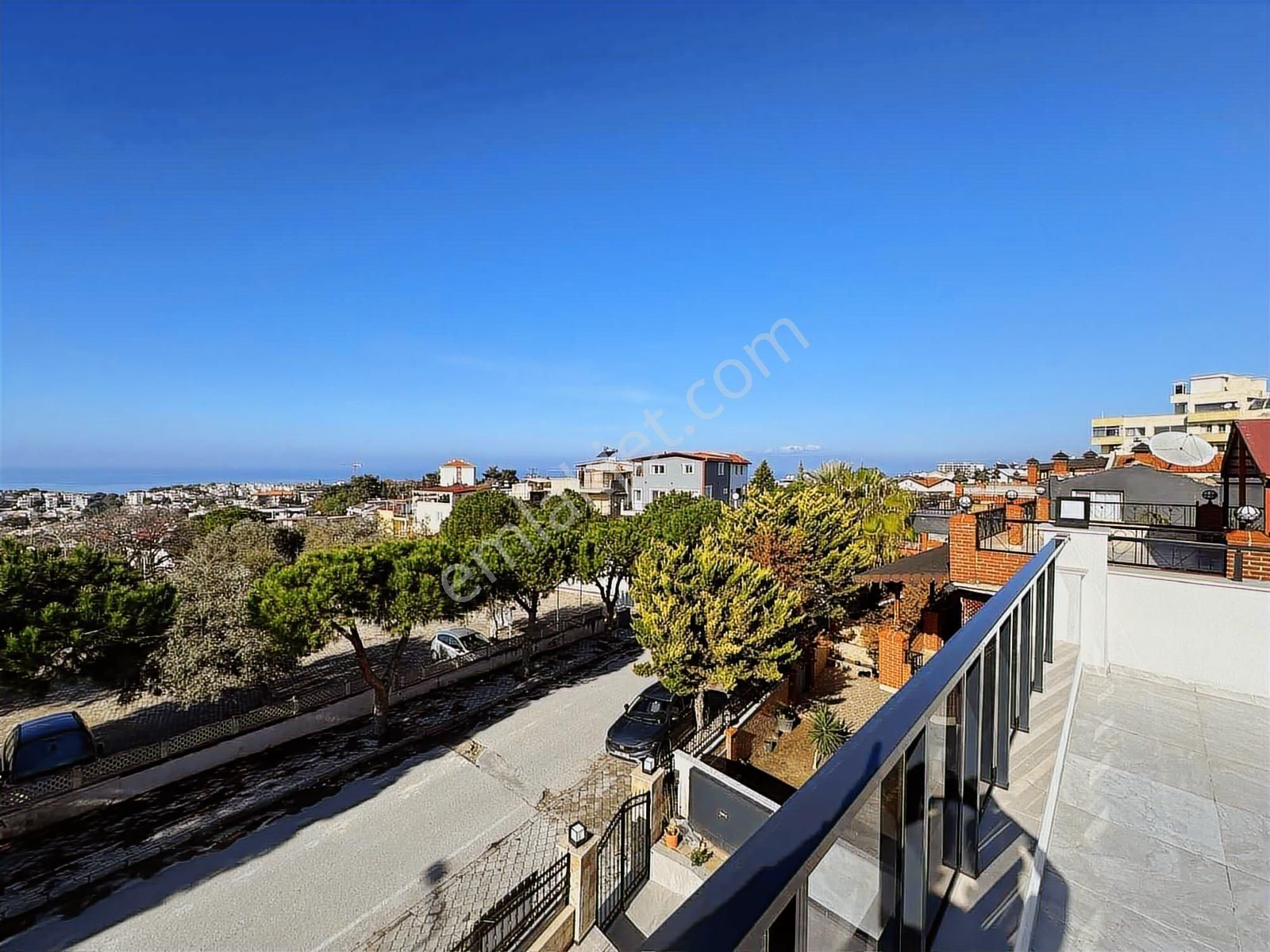 Kuşadasında Hazır Kiracılı Satılık 13 Daire - Görsel 17