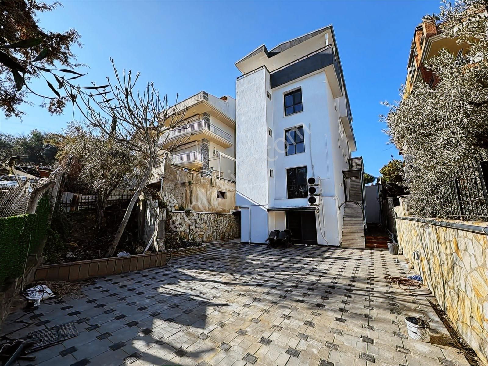 Kuşadasında Hazır Kiracılı Satılık 13 Daire - Görsel 12