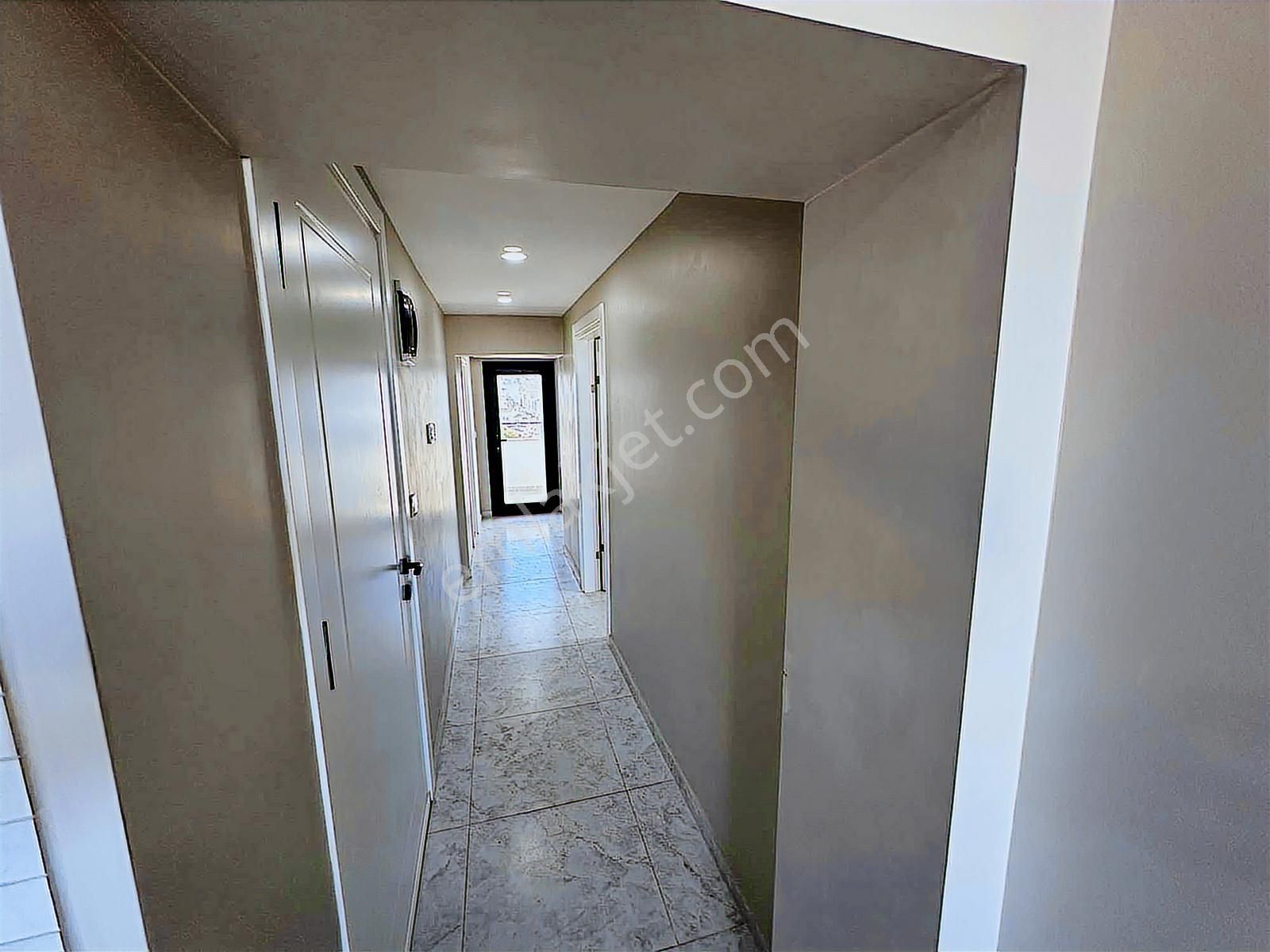 Kuşadasında Hazır Kiracılı Satılık 13 Daire - Görsel 31