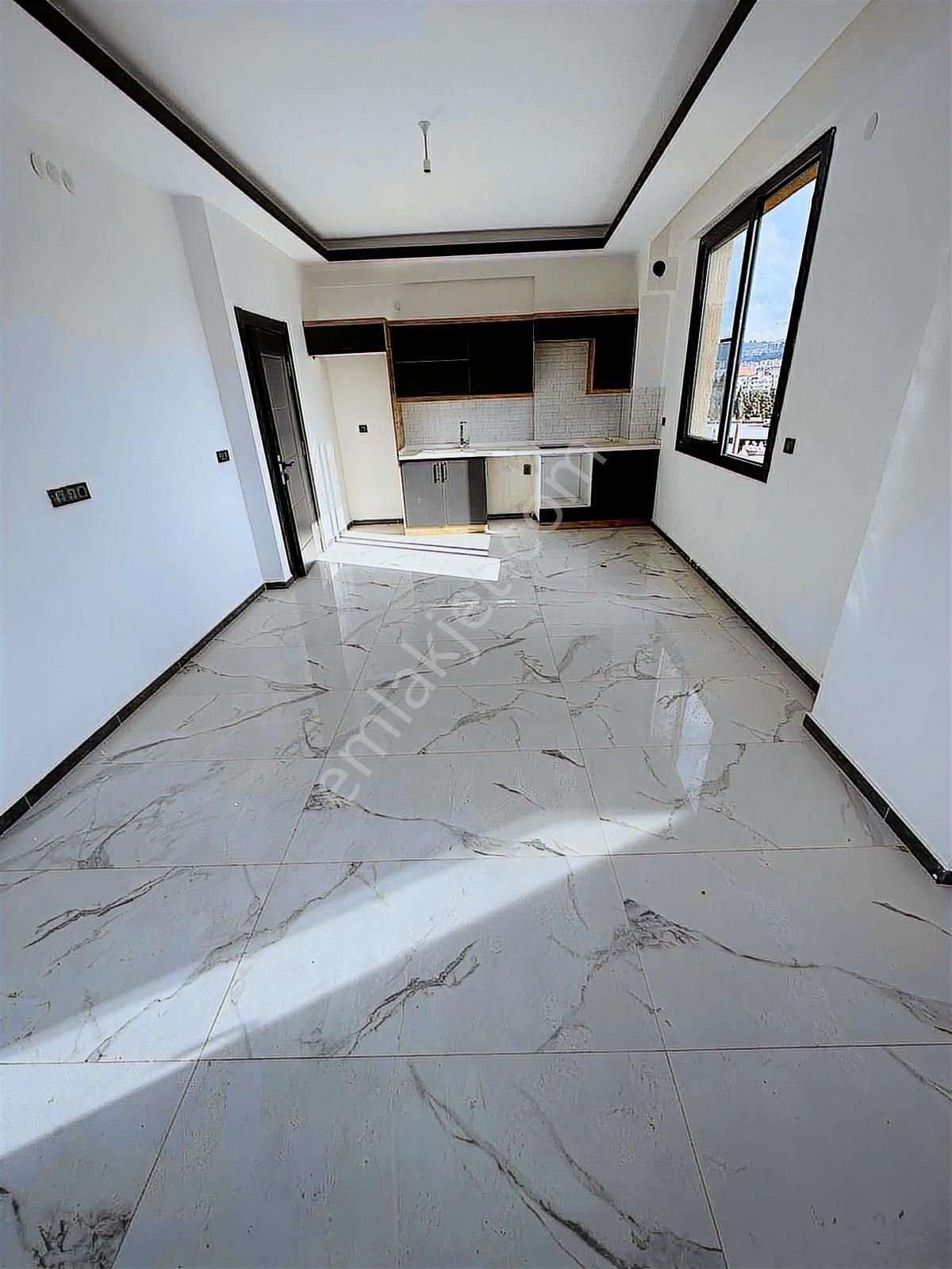 Kuşadası Merkezde 1+1 Satılık Sıfır Daire - Görsel 3