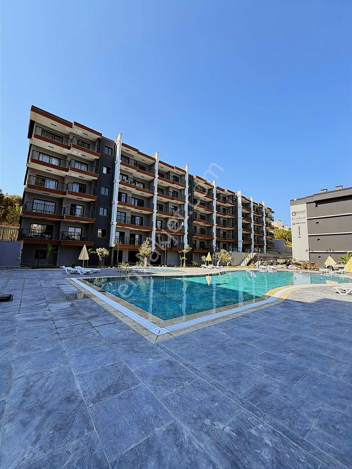 Satılık | Kuşadası Ege Mah De Sıfır Lüks Site 2+1 Krediye Uygun