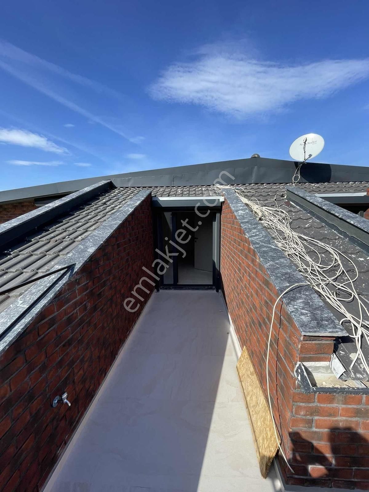 Sahile 50 Mt Sıfır Satılık 2+1 Daire - Görsel 3