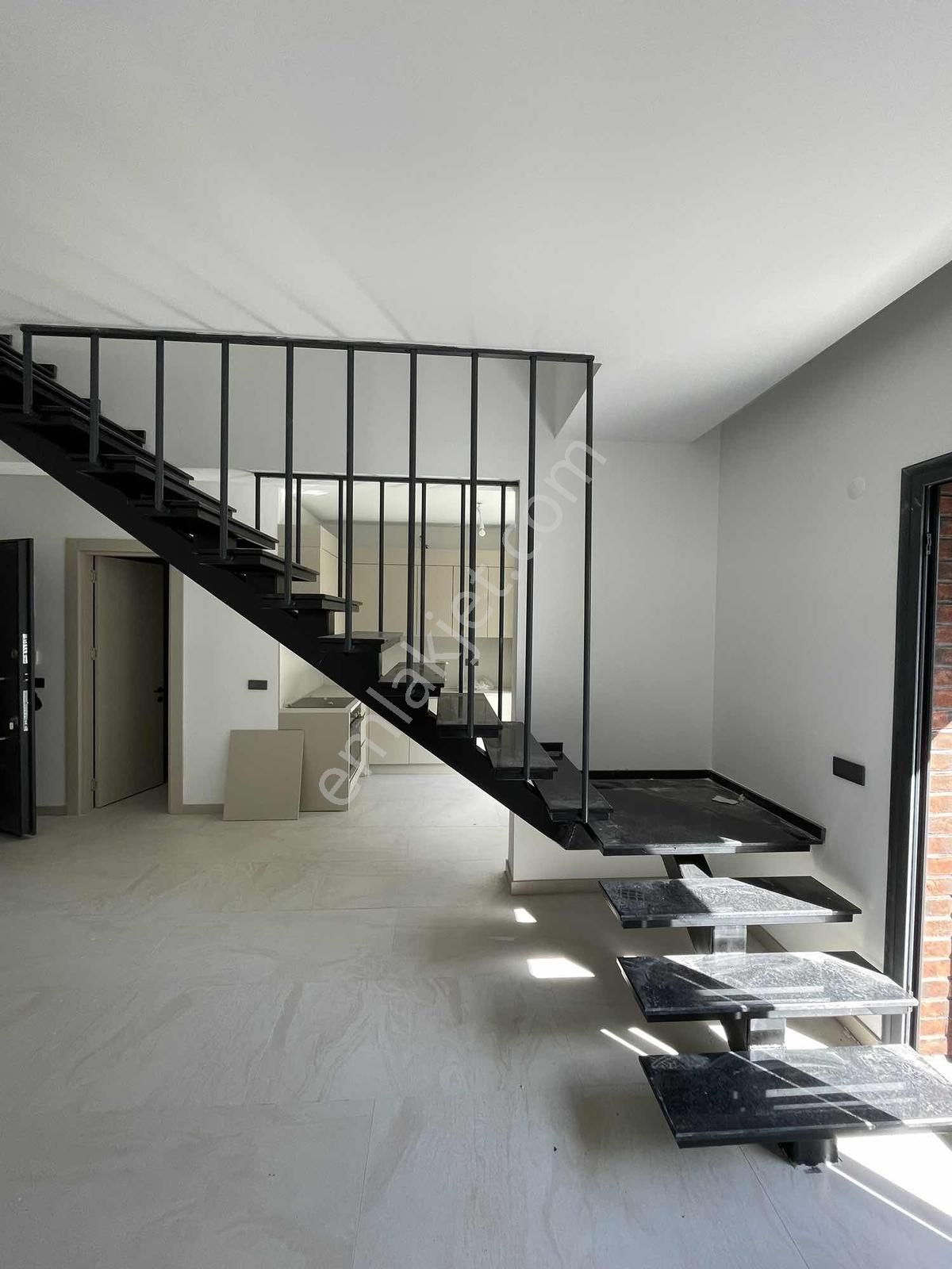 Sahile 50 Mt Sıfır Satılık 2+1 Daire - Görsel 7