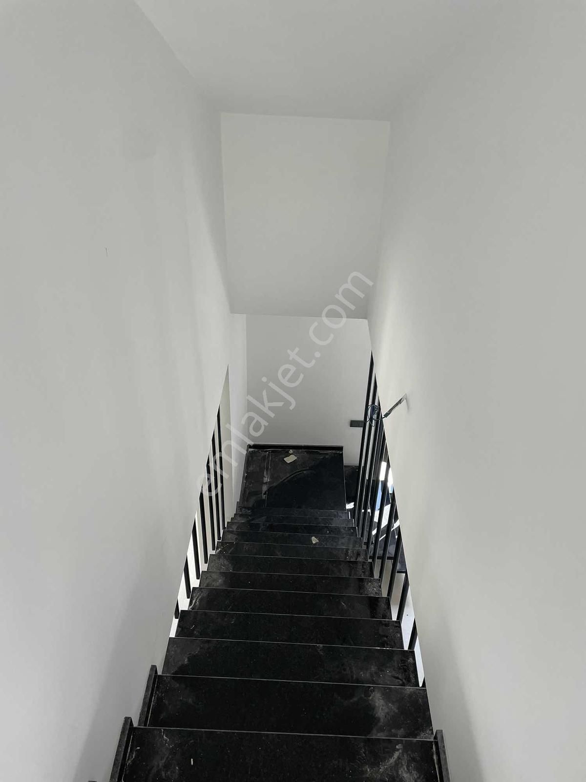 Sahile 50 Mt Sıfır Satılık 2+1 Daire - Görsel 27