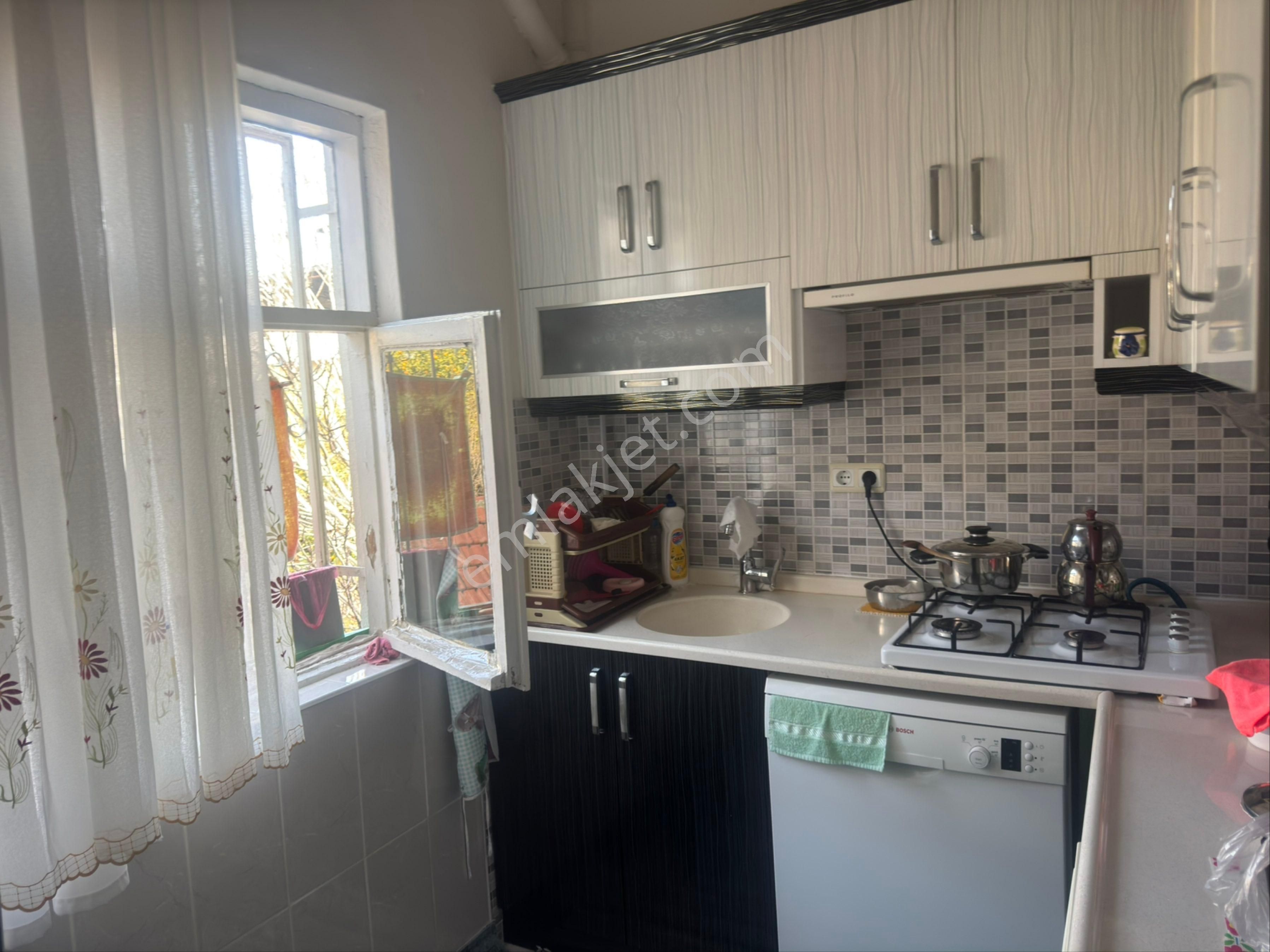 Şehrin Tam Merkezinde Fırsat Satılık Üç Katlı Ve İmarlı Bina - Görsel 15