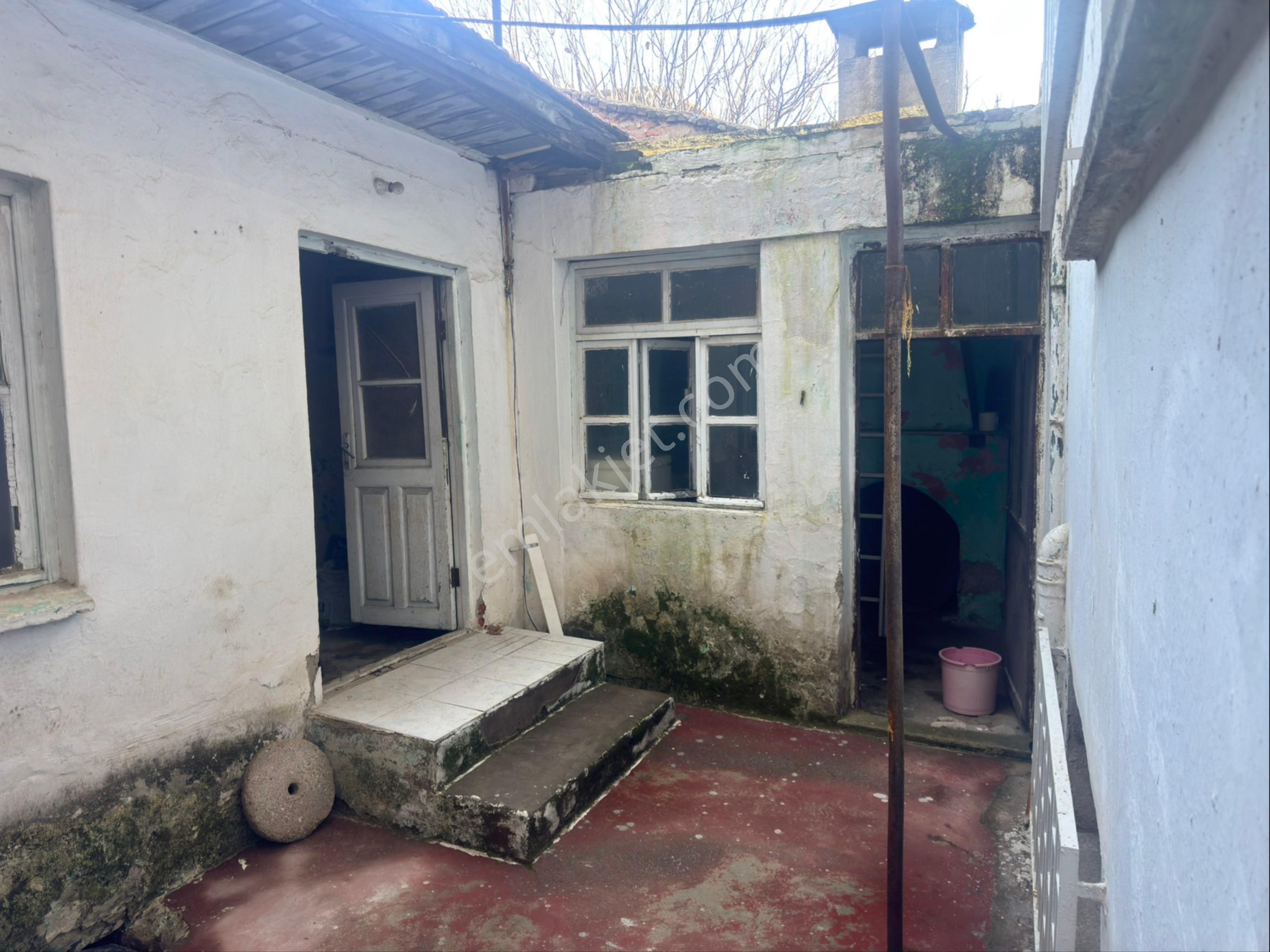 Şehrin Tam Merkezinde Fırsat Satılık Üç Katlı Ve İmarlı Bina - Görsel 30