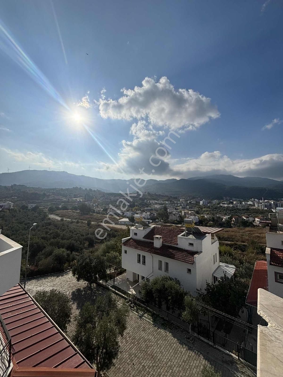 Kuşadası Davutlar'da 4 + 1 Deniz Manzaralı Satılık Villa