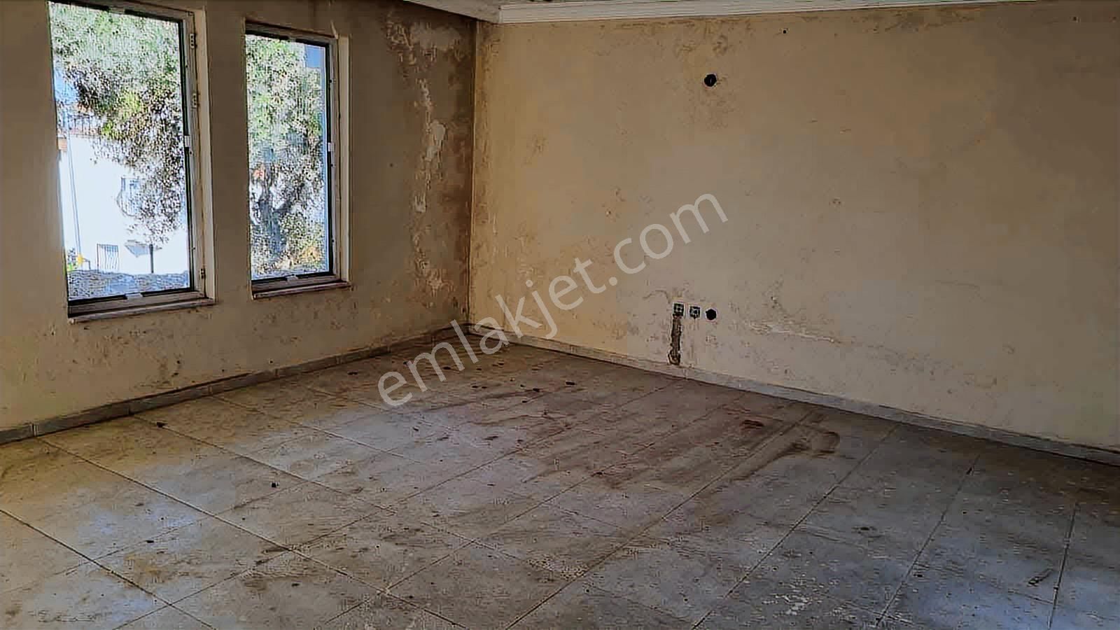 Kuşadası Merkezde Kelepir Satılık Villa - Görsel 3