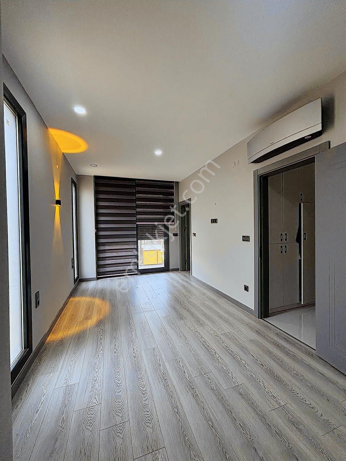 Kuşadası Özel Havuzlu | Bahçeli | Kısmi Eşyalı 4+1 Satılık Villa - Görsel 12