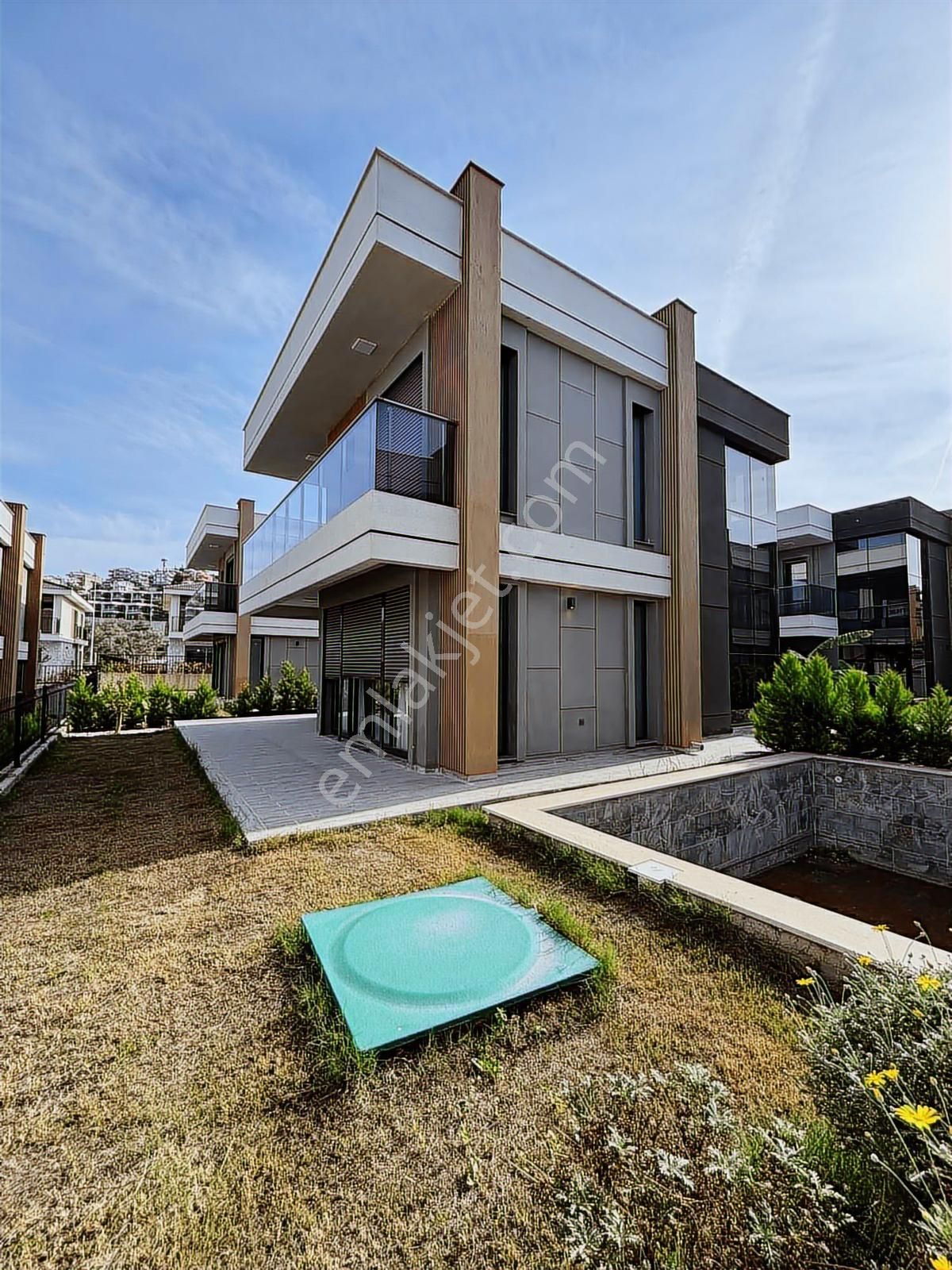 Kuşadası Özel Havuzlu | Bahçeli | Kısmi Eşyalı 4+1 Satılık Villa - Görsel 34