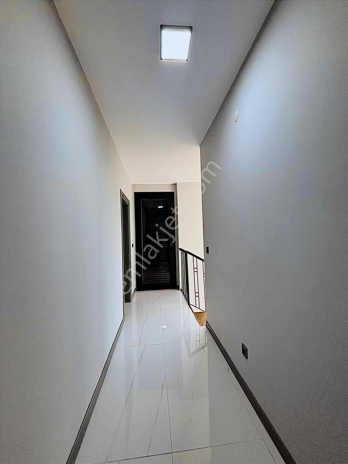 Kuşadası Özel Havuzlu | Bahçeli | Kısmi Eşyalı 4+1 Satılık Villa - Görsel 16