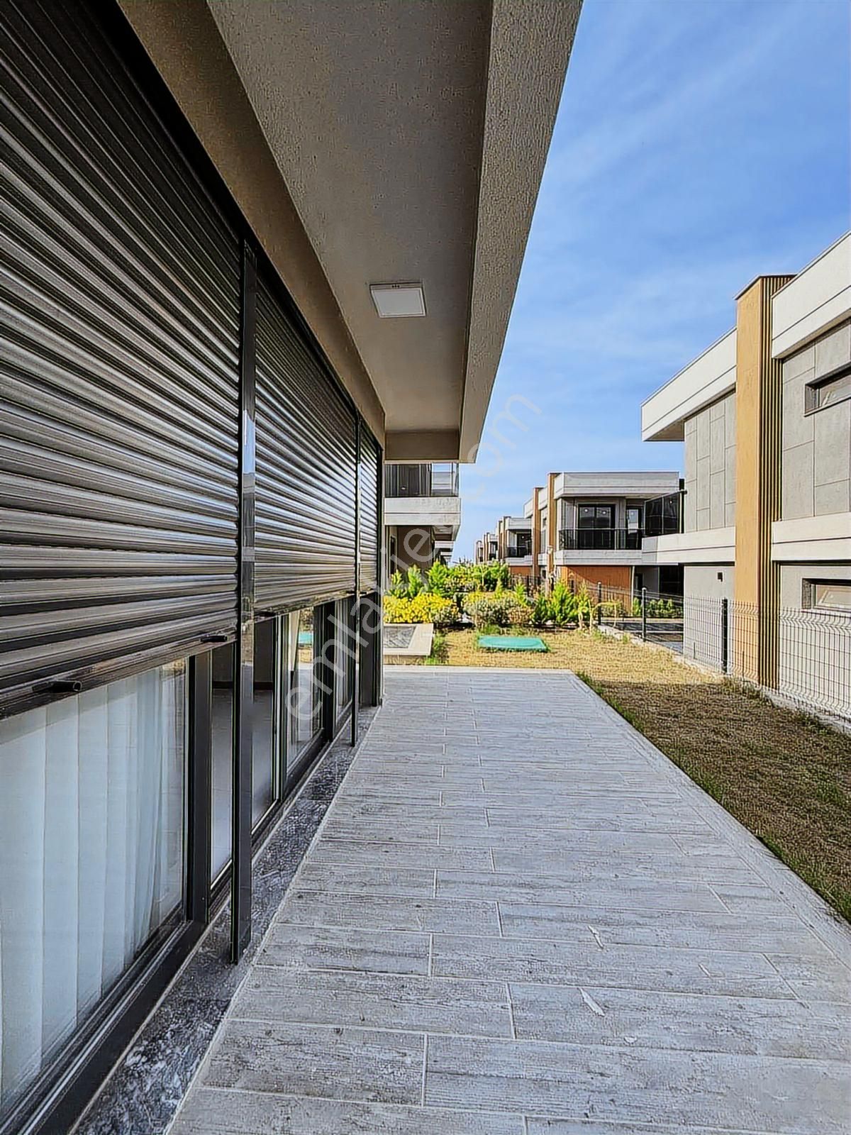 Kuşadası Özel Havuzlu | Bahçeli | Kısmi Eşyalı 4+1 Satılık Villa - Görsel 17