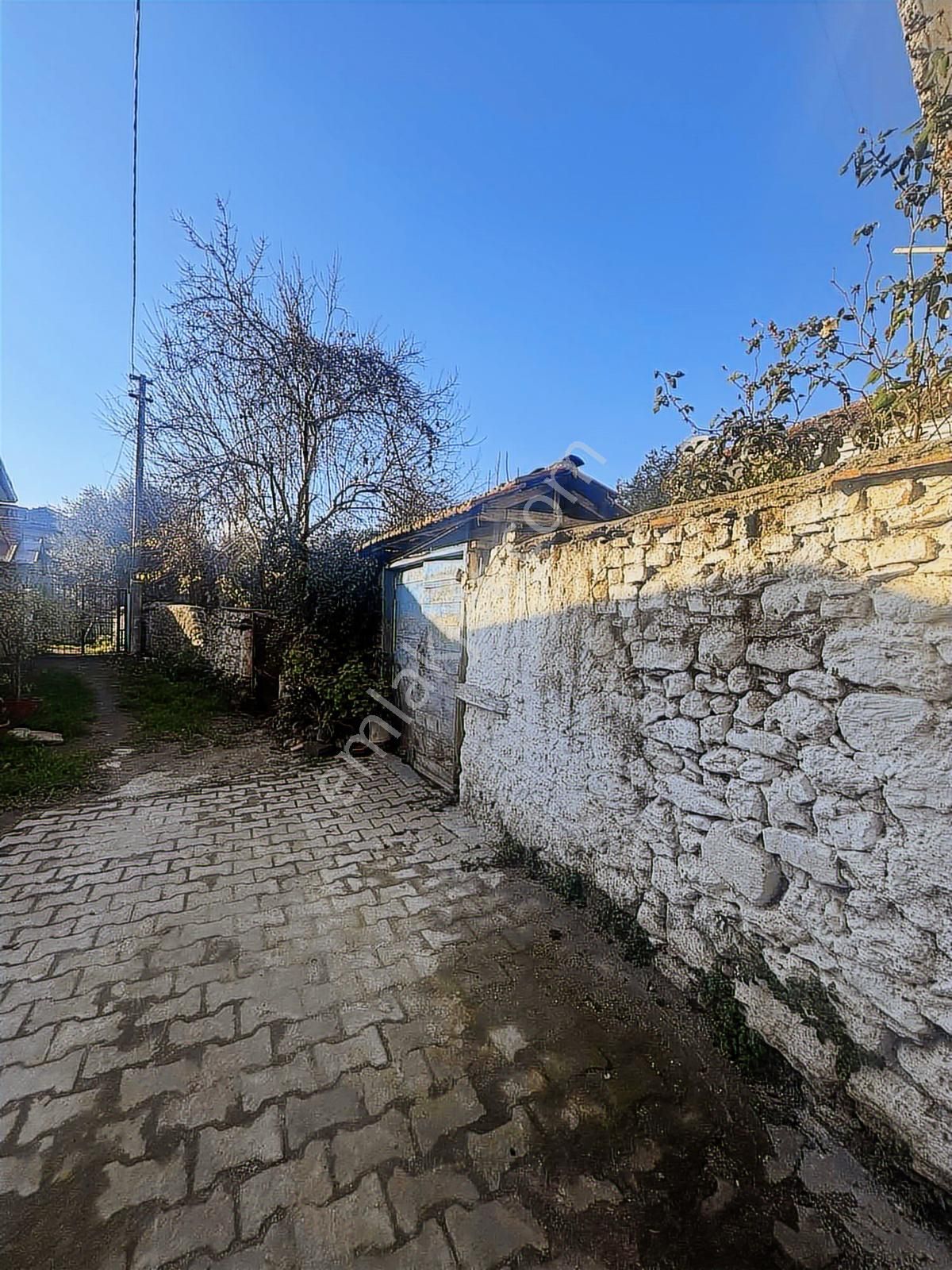 Kuşadası Kirazlı Köyü'nde Satılık Arsa