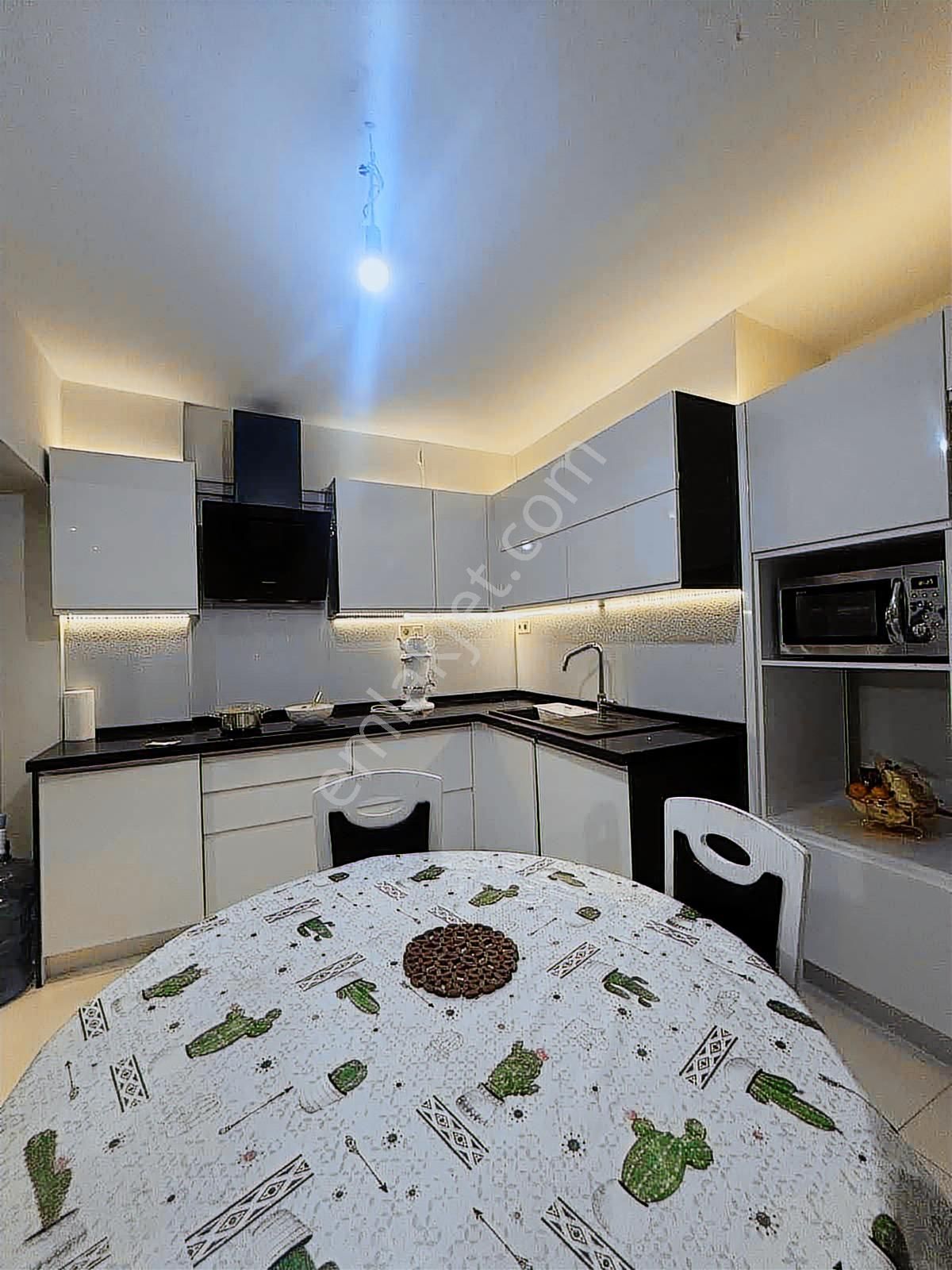 Merkeze Yakın Ferah Ve Geniş Satılık 3+1 Daire - Görsel 4