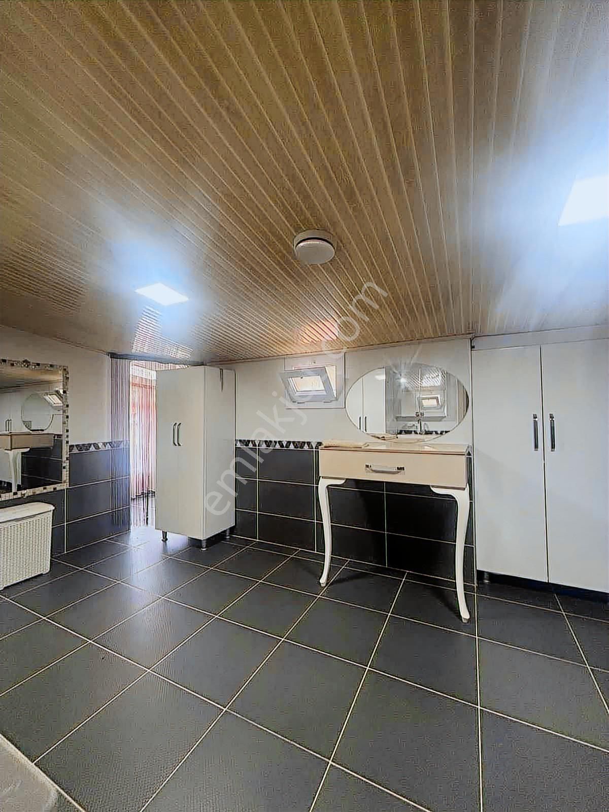 Denize 250 Mt Satılık Villa - Görsel 13