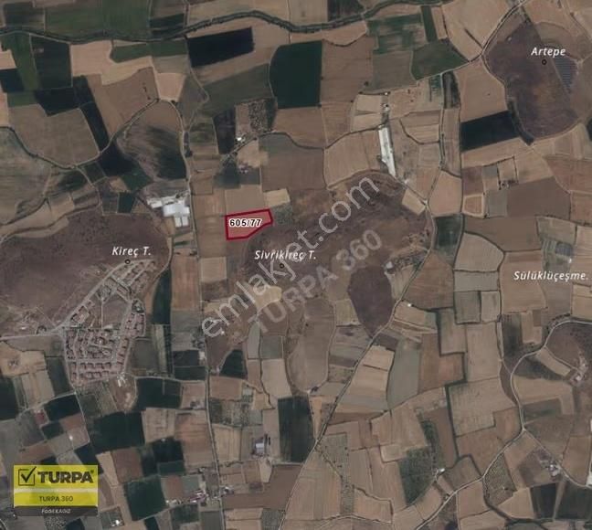 İzmir Tire Andan Menderes Mahallesinde Yola Çepheli Tarla